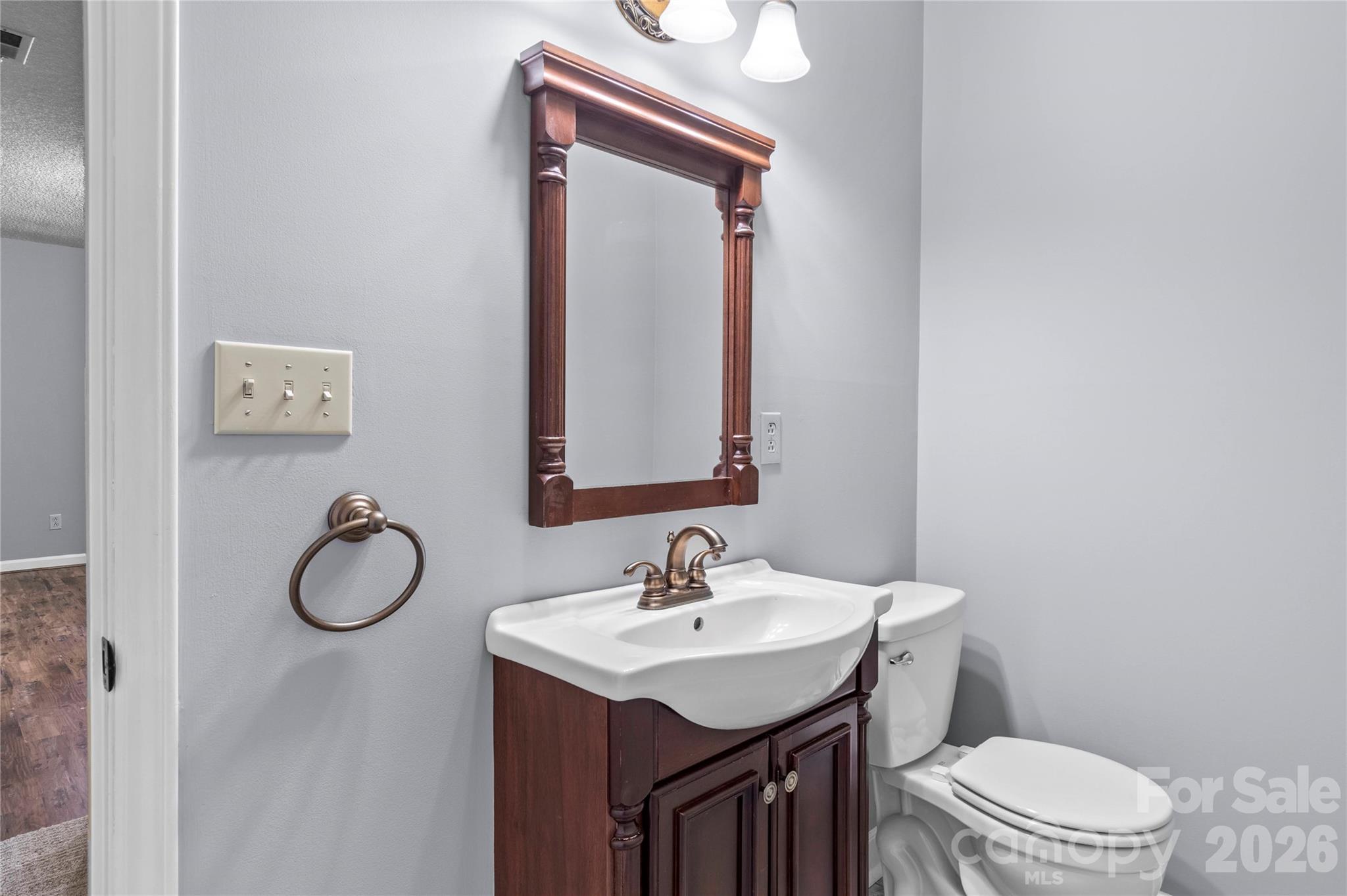 2513 Newington Court Property Photo 36