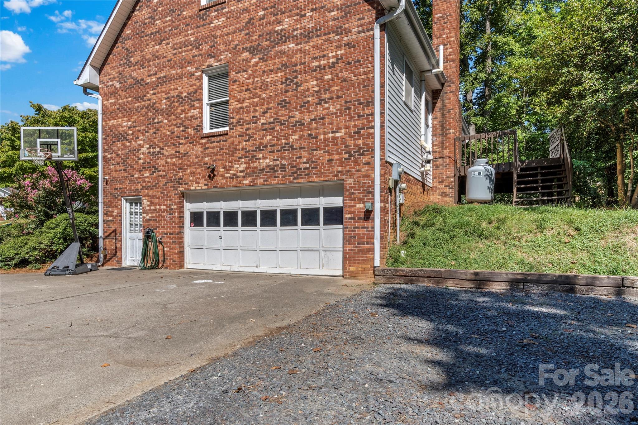 2513 Newington Court Property Photo 37
