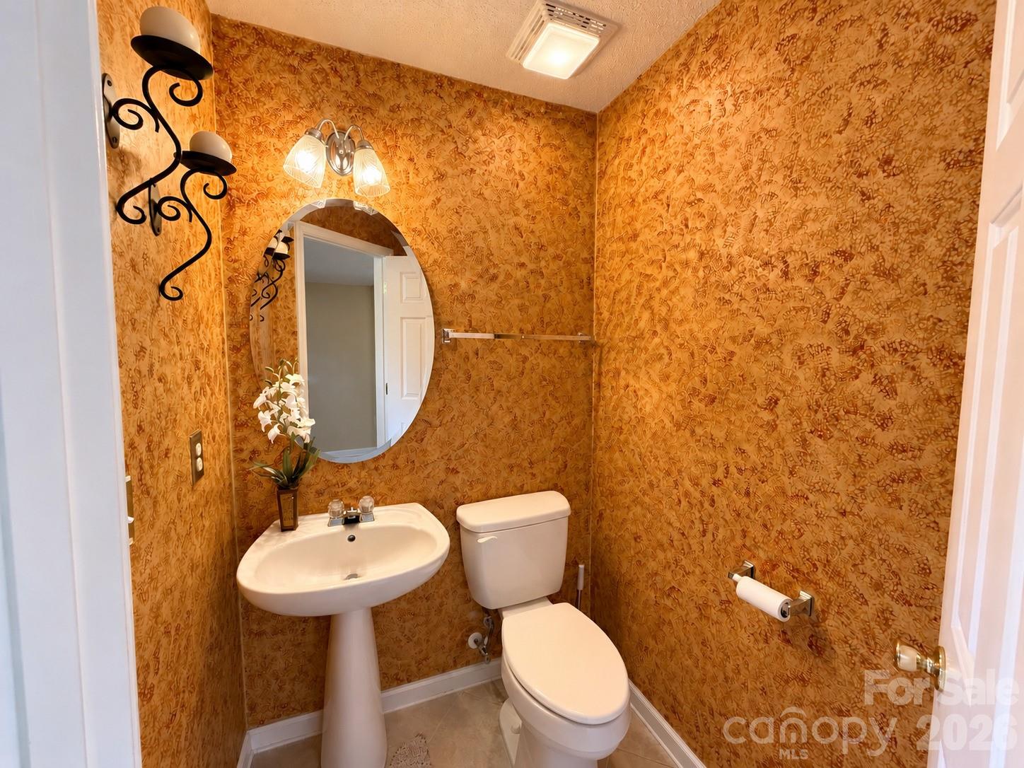 4912 Alenja Lane Property Photo 13