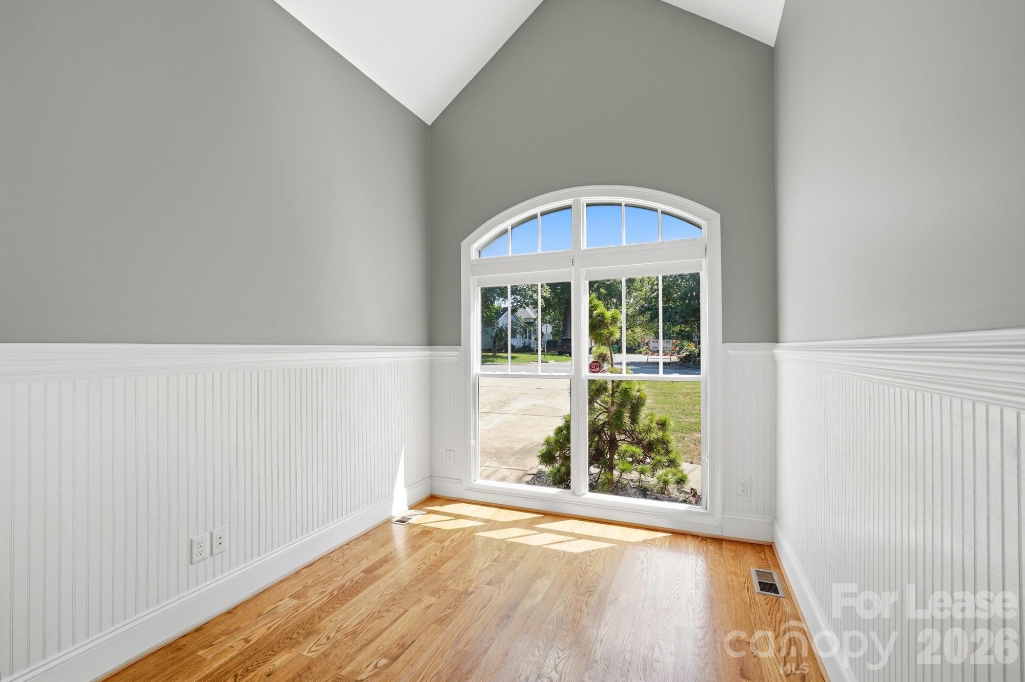 520 Iverson Way Property Photo 6