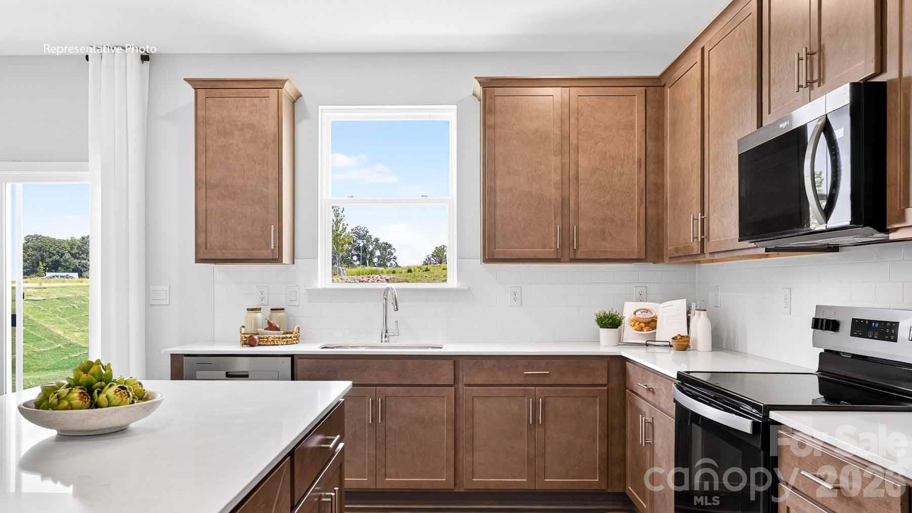 3611 Honey Locust Lane Property Photo 7