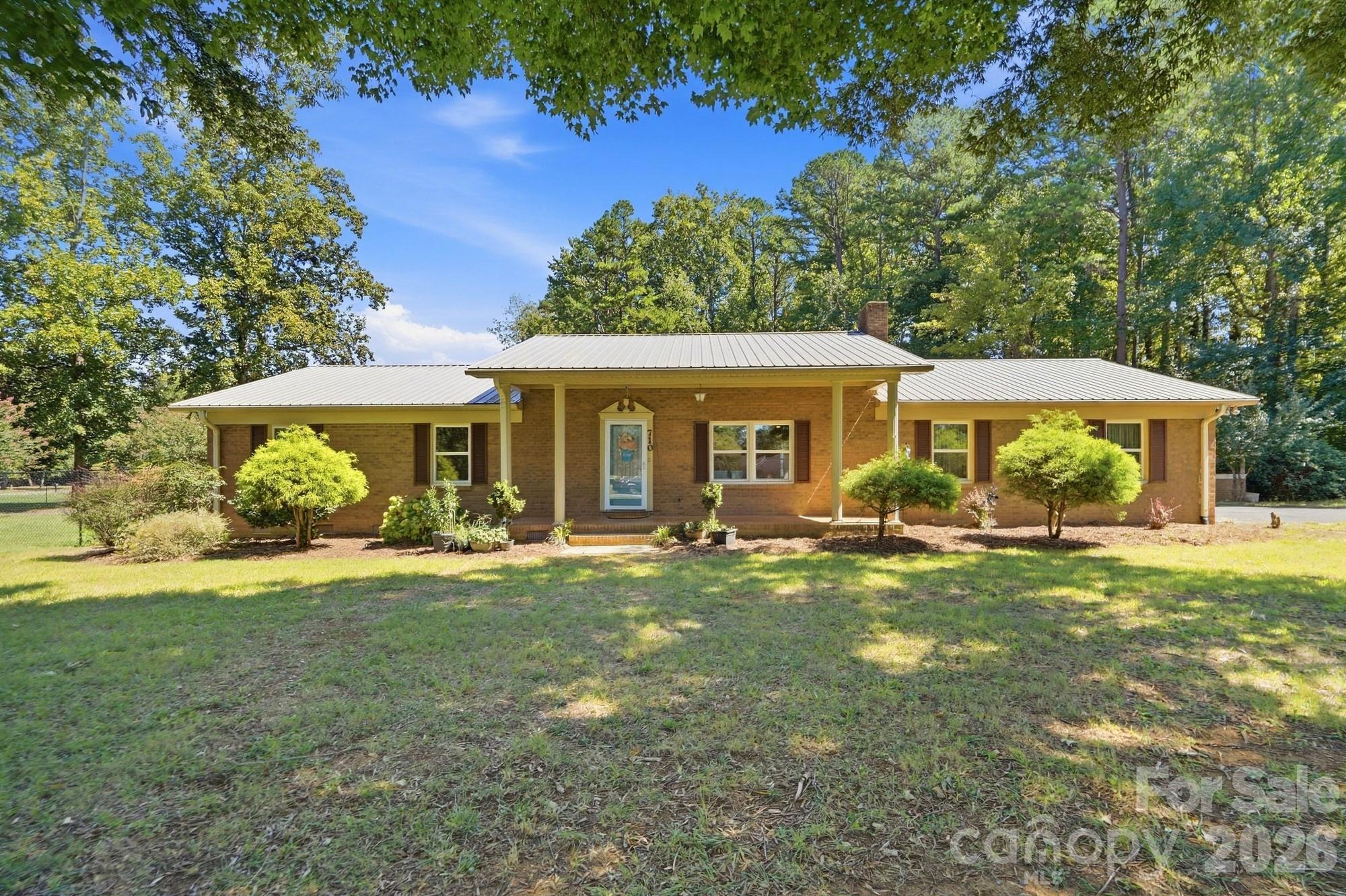 710 Frontier Circle Property Photo 2