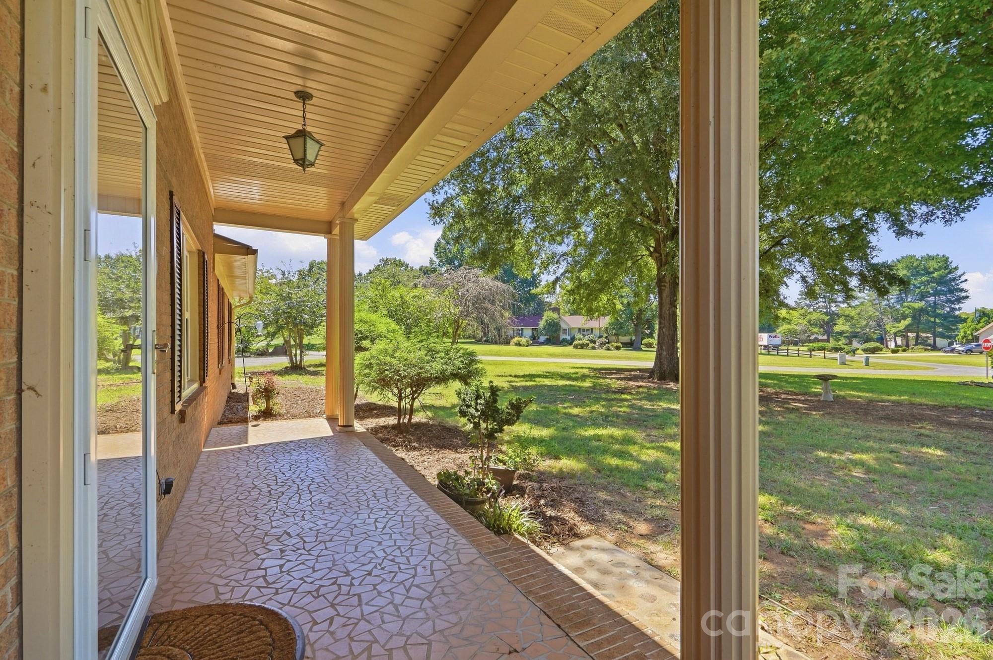 710 Frontier Circle Property Photo 3