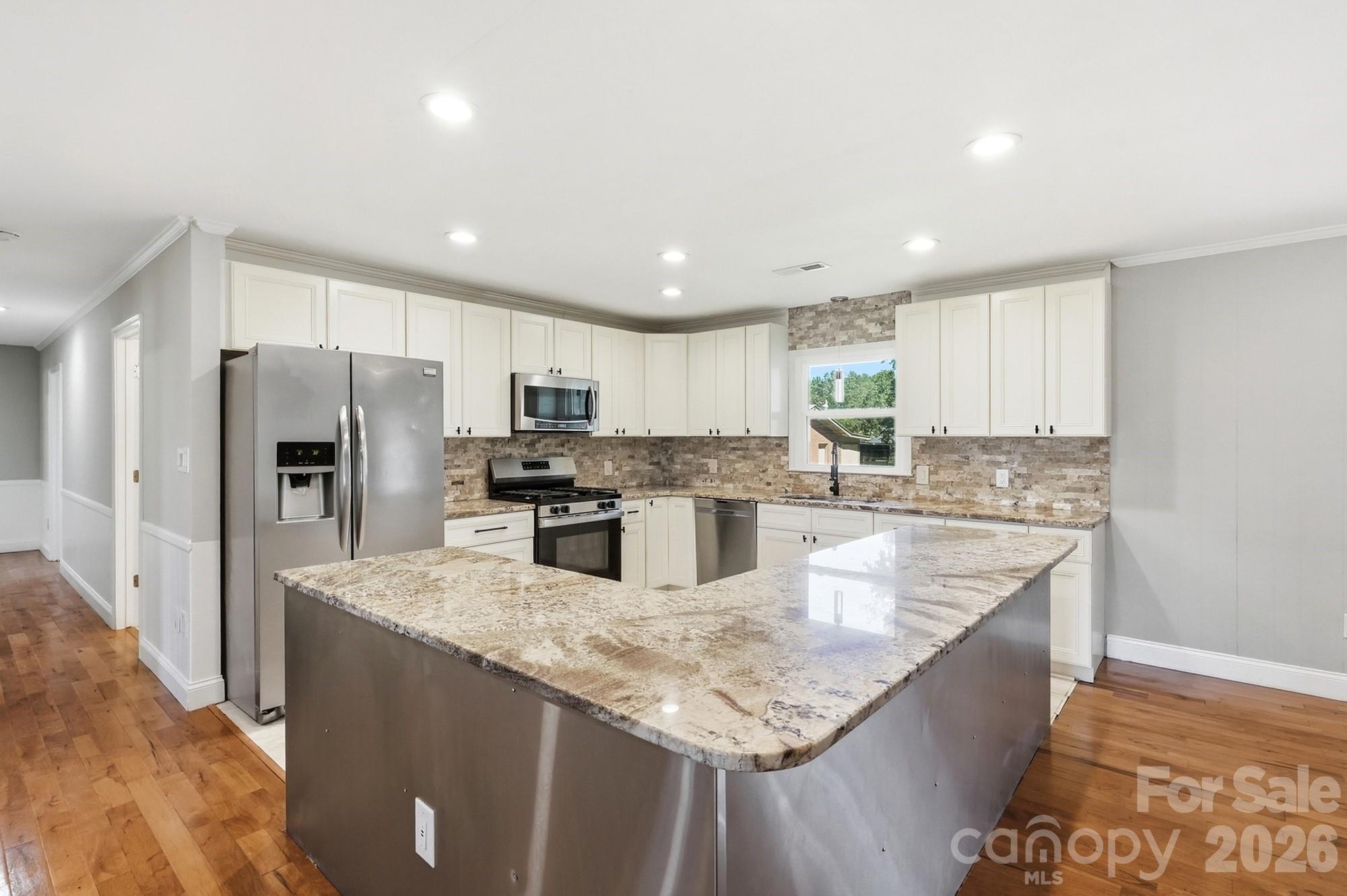 710 Frontier Circle Property Photo 9
