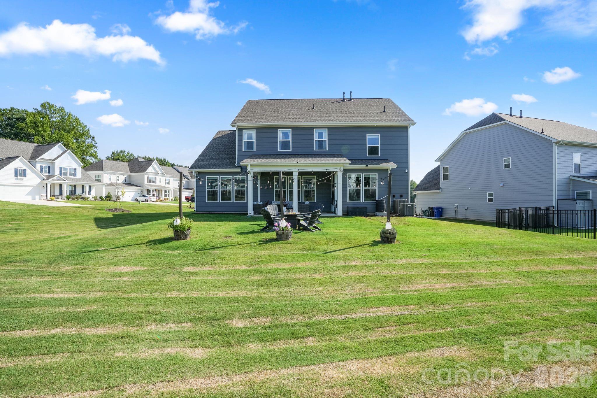 129 Clawton Loop Property Photo 14