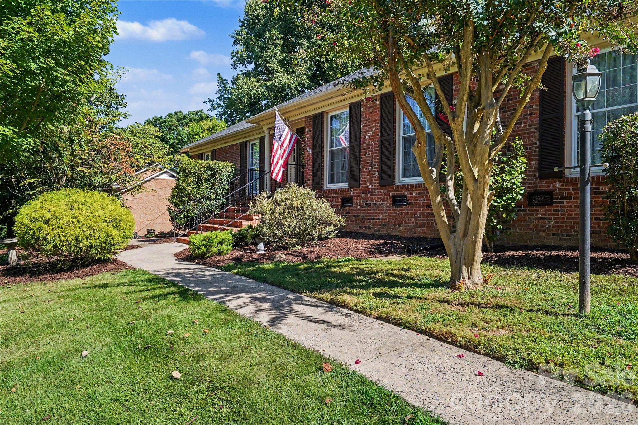 2610 Tattersall Drive Property Photo 3