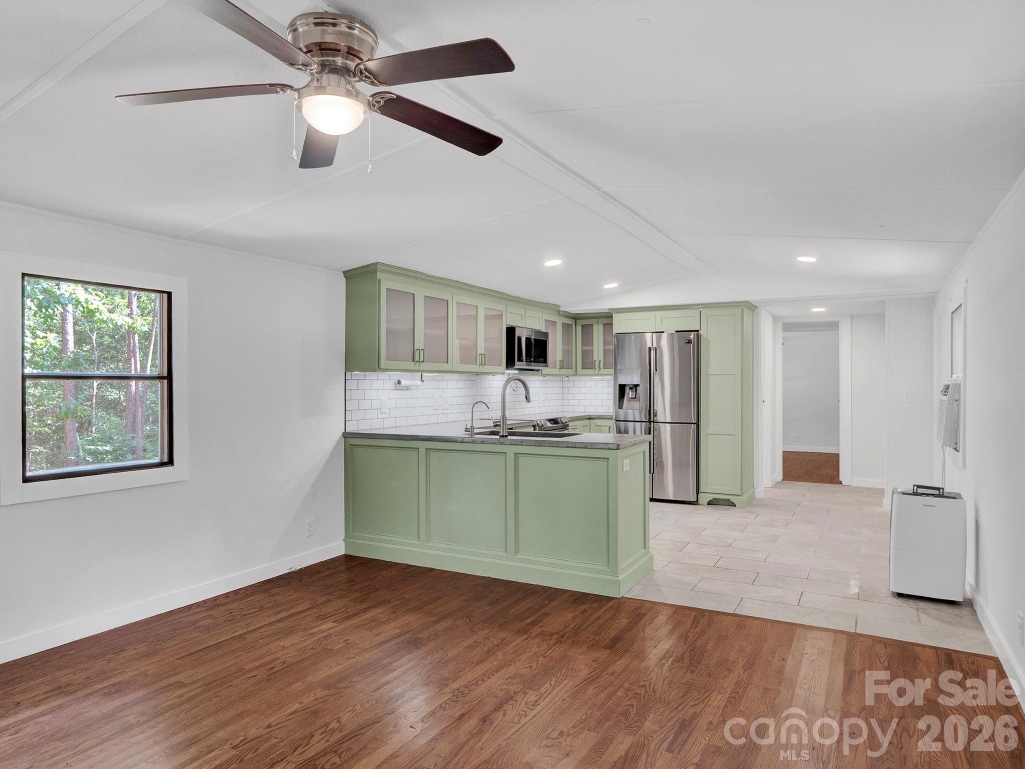 6303 Griffin Road Property Photo 7