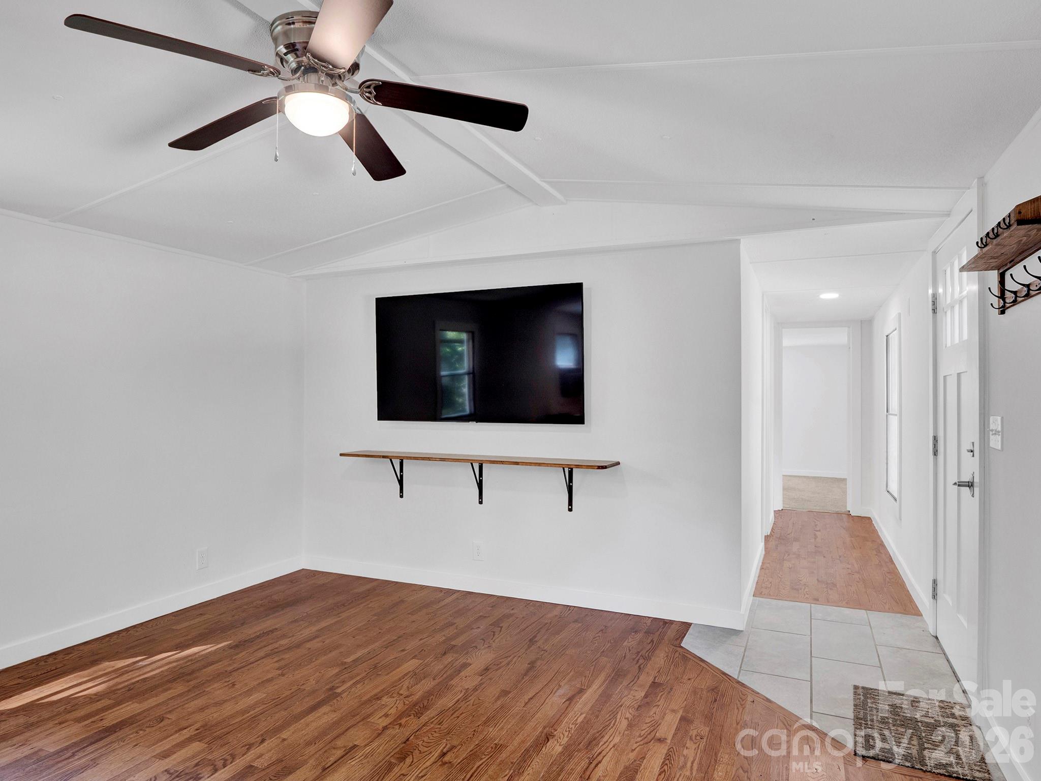 6303 Griffin Road Property Photo 8