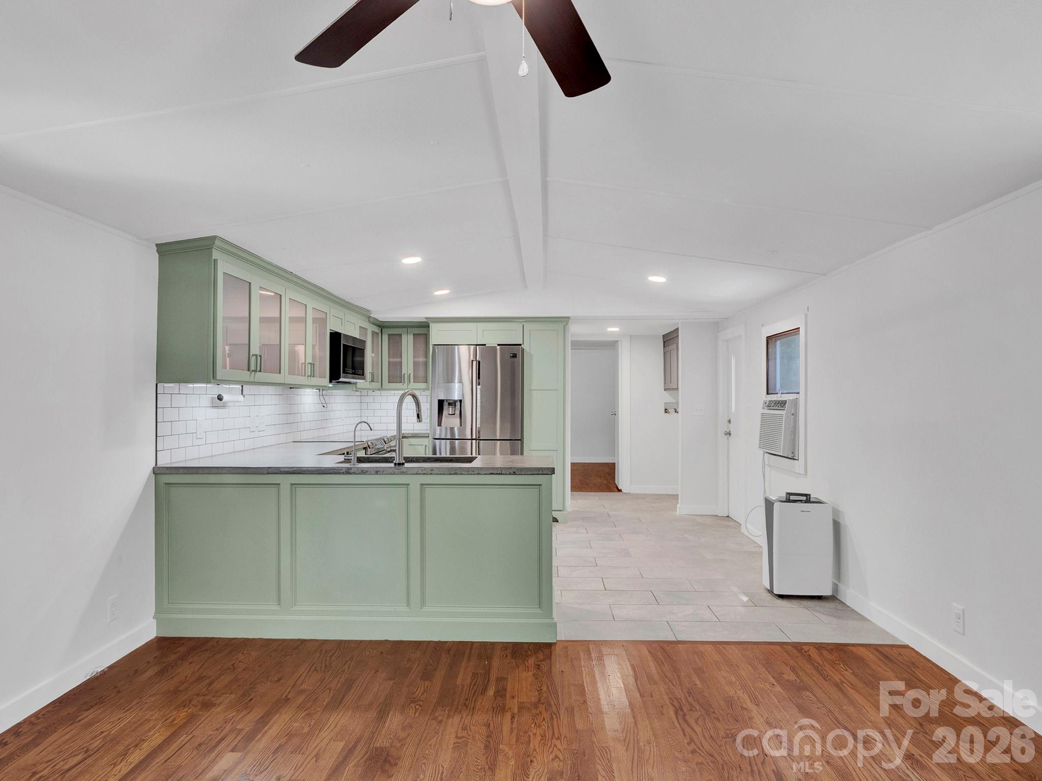 6303 Griffin Road Property Photo 10