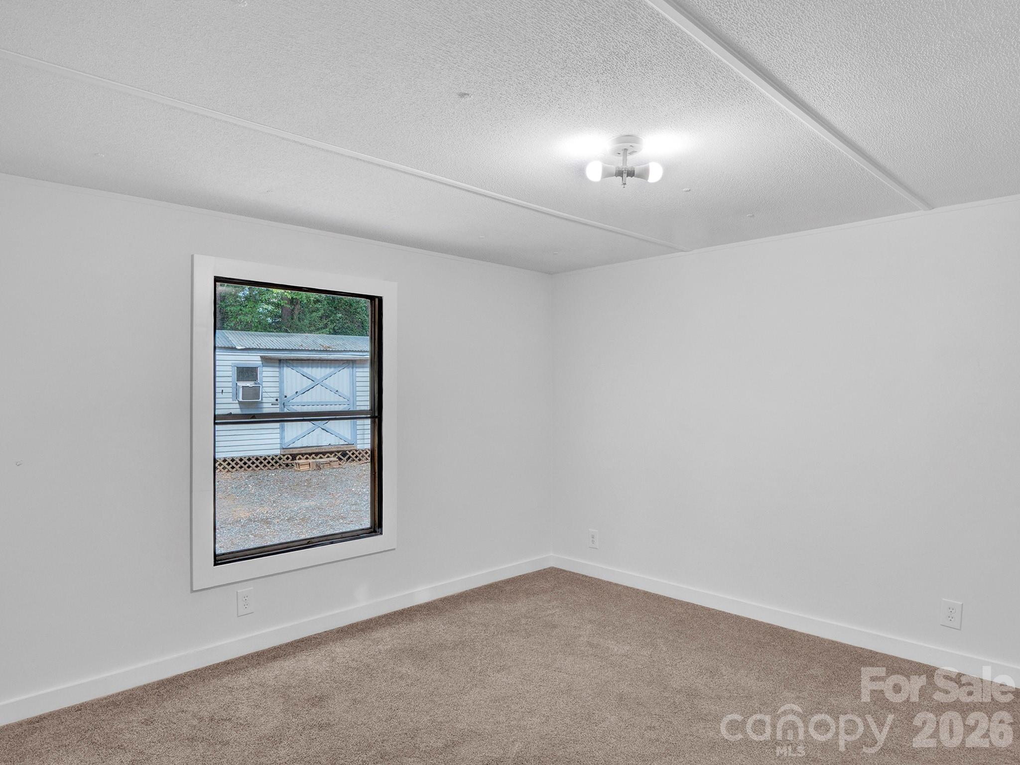 6303 Griffin Road Property Photo 15