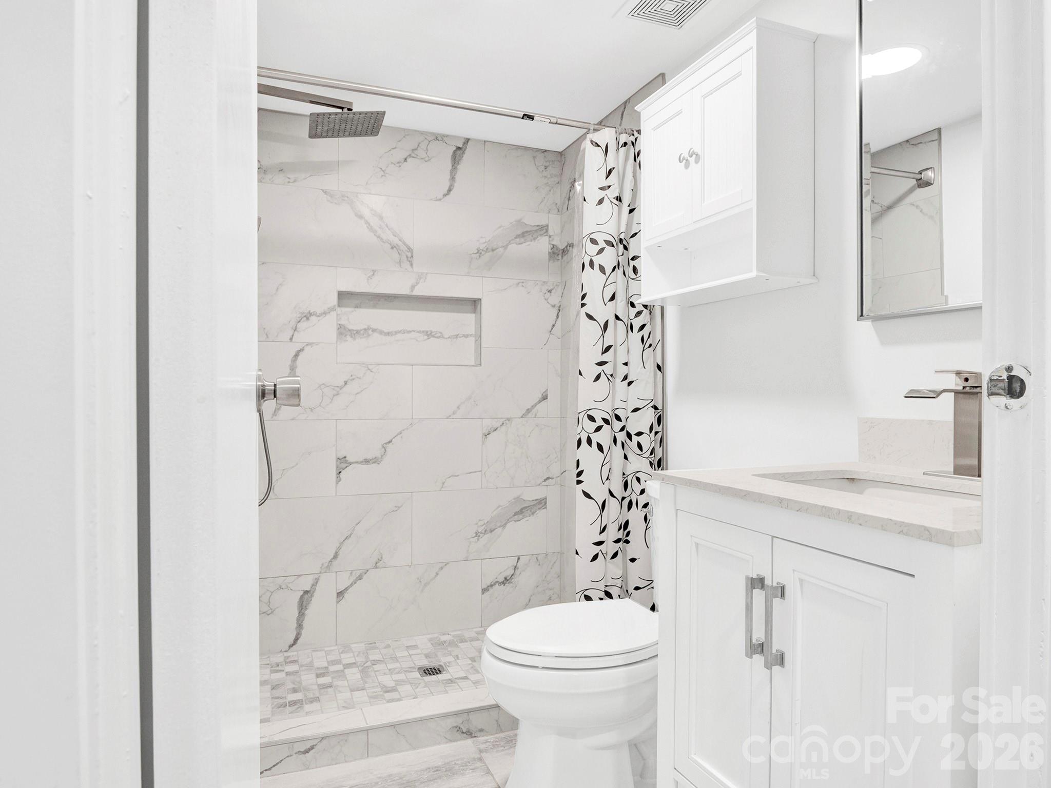 6303 Griffin Road Property Photo 16