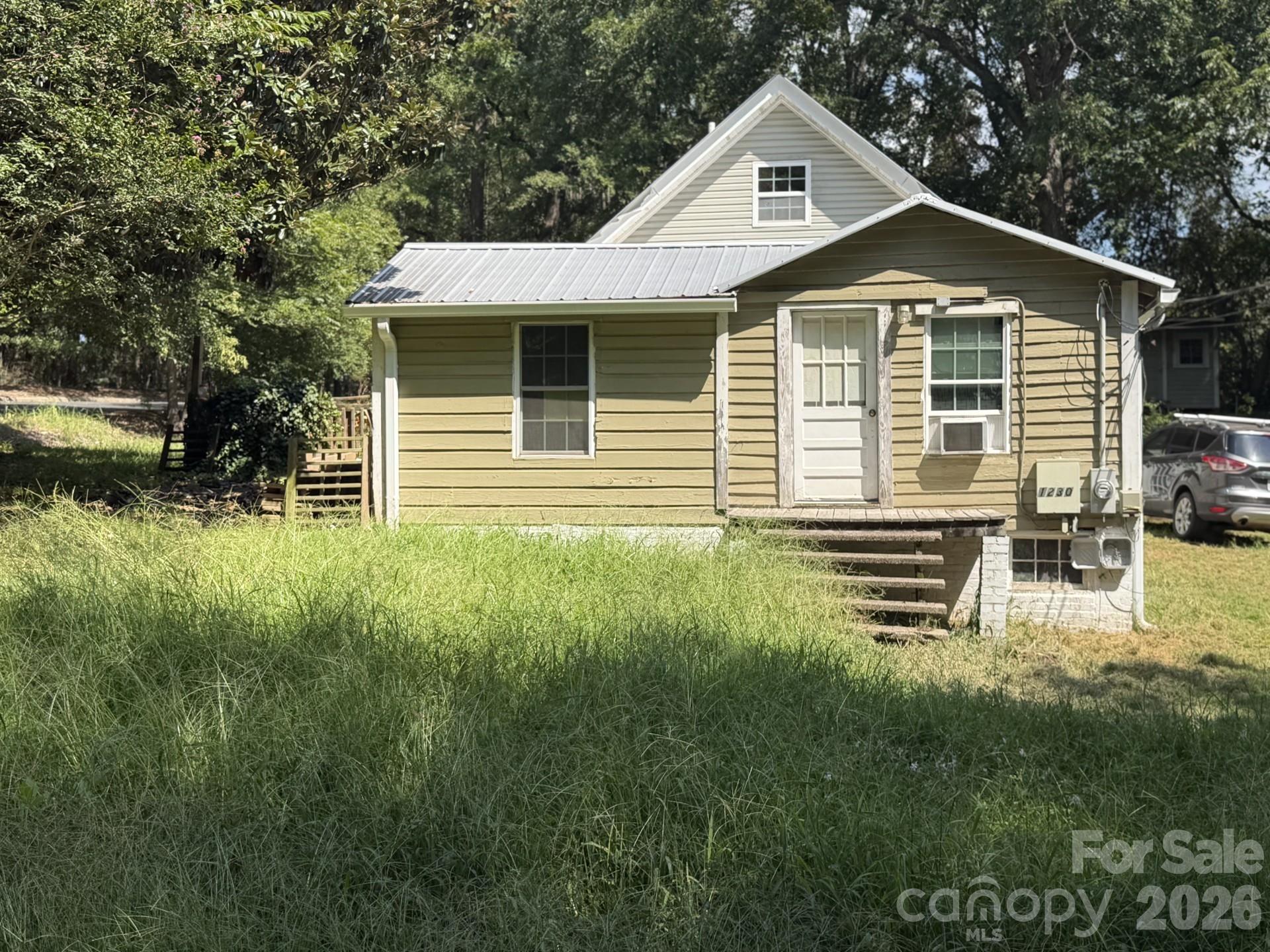 1230 Columbus Street Property Photo 1