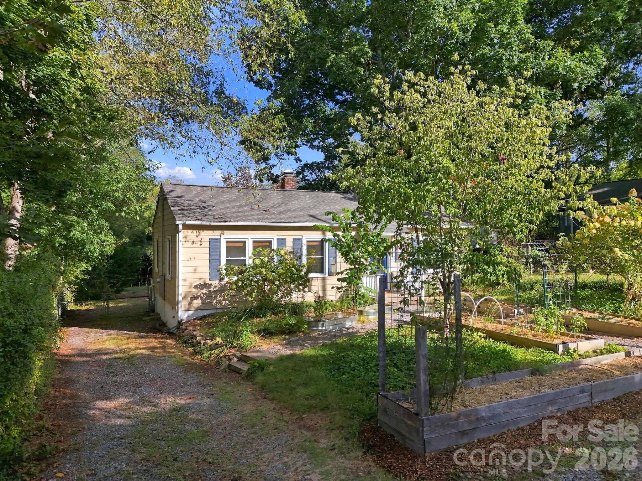 21 Balsam Avenue Property Photo 40