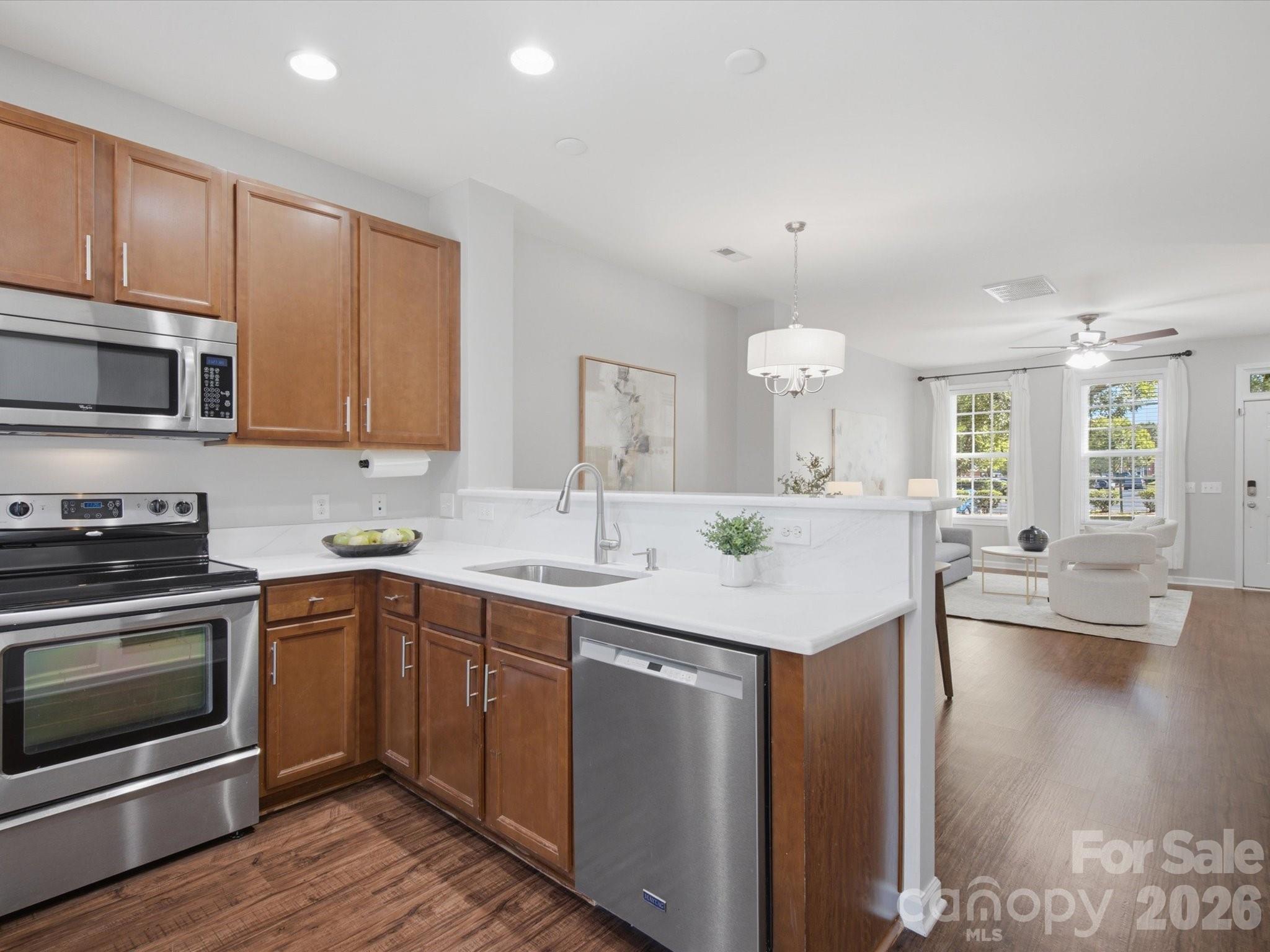 9533 Longstone Lane Property Photo 10