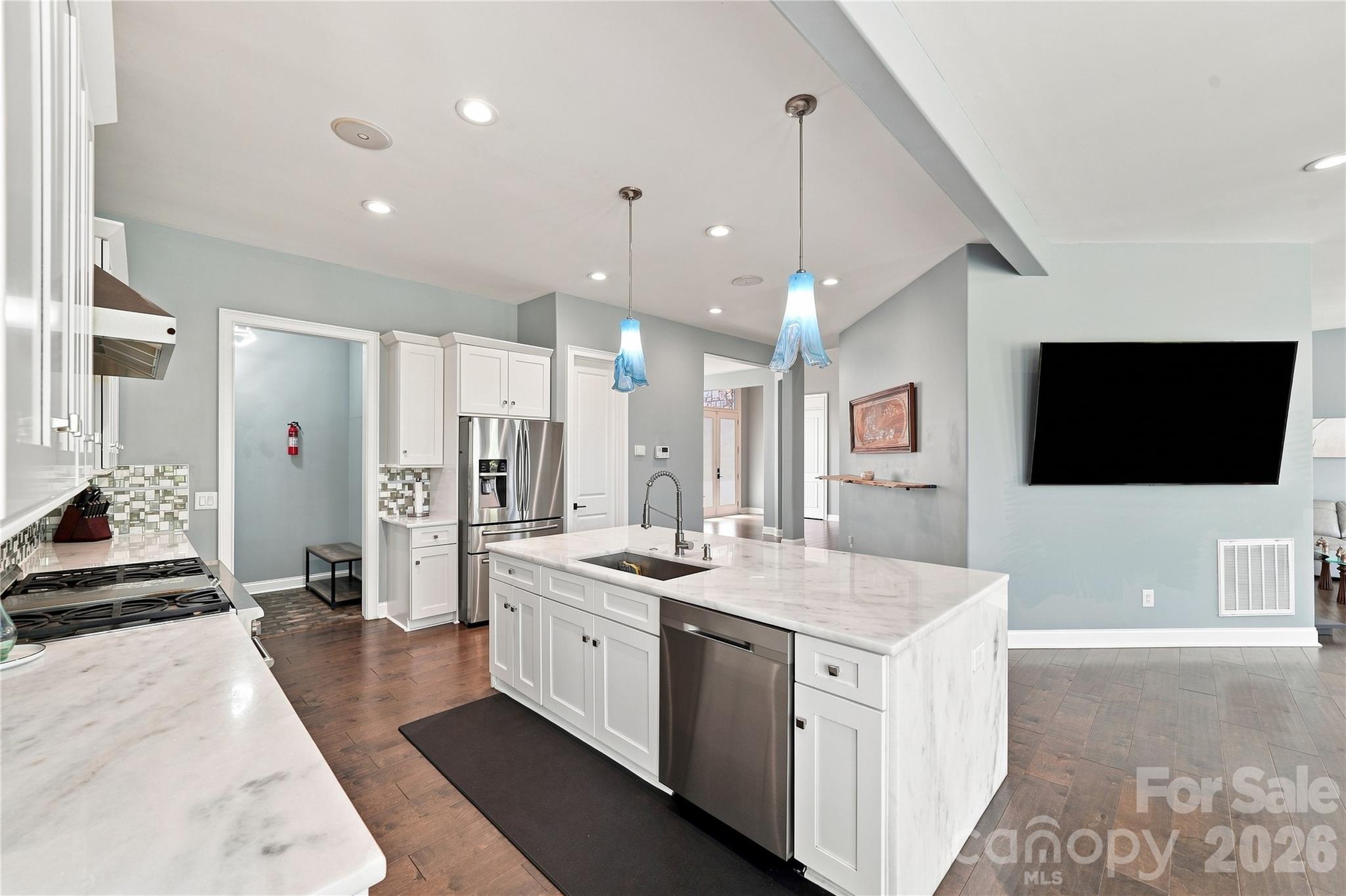8007 Glen Abbey Circle Property Photo 8