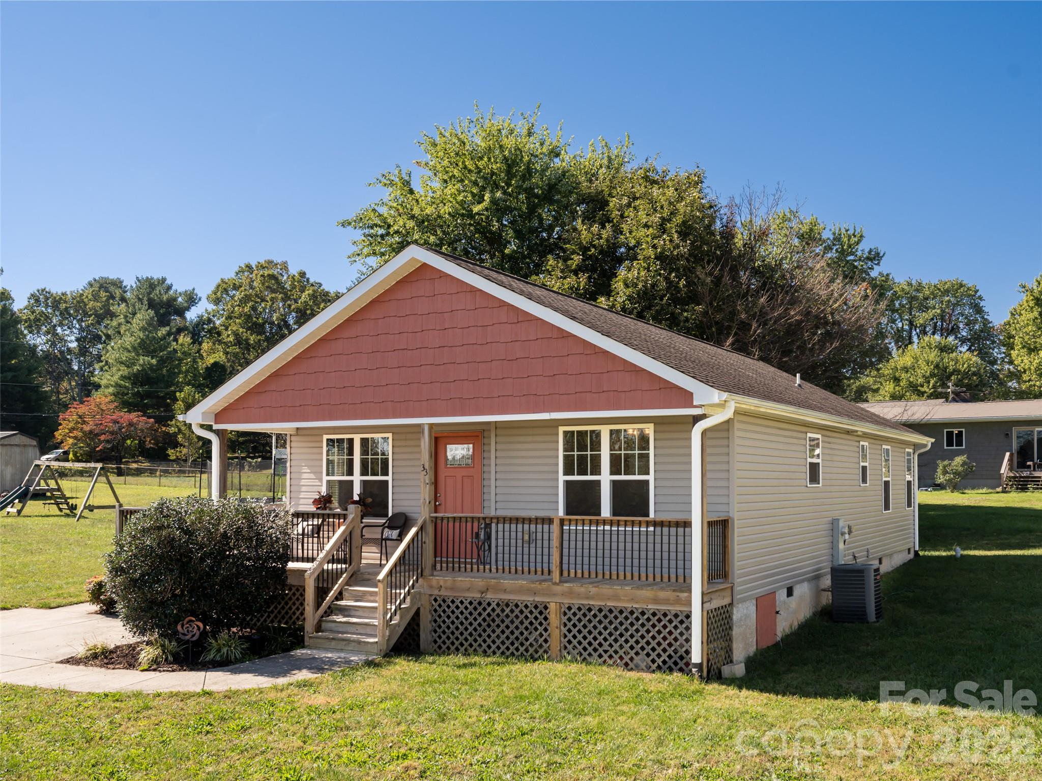33 Sherman Meadows Drive Property Photo 1