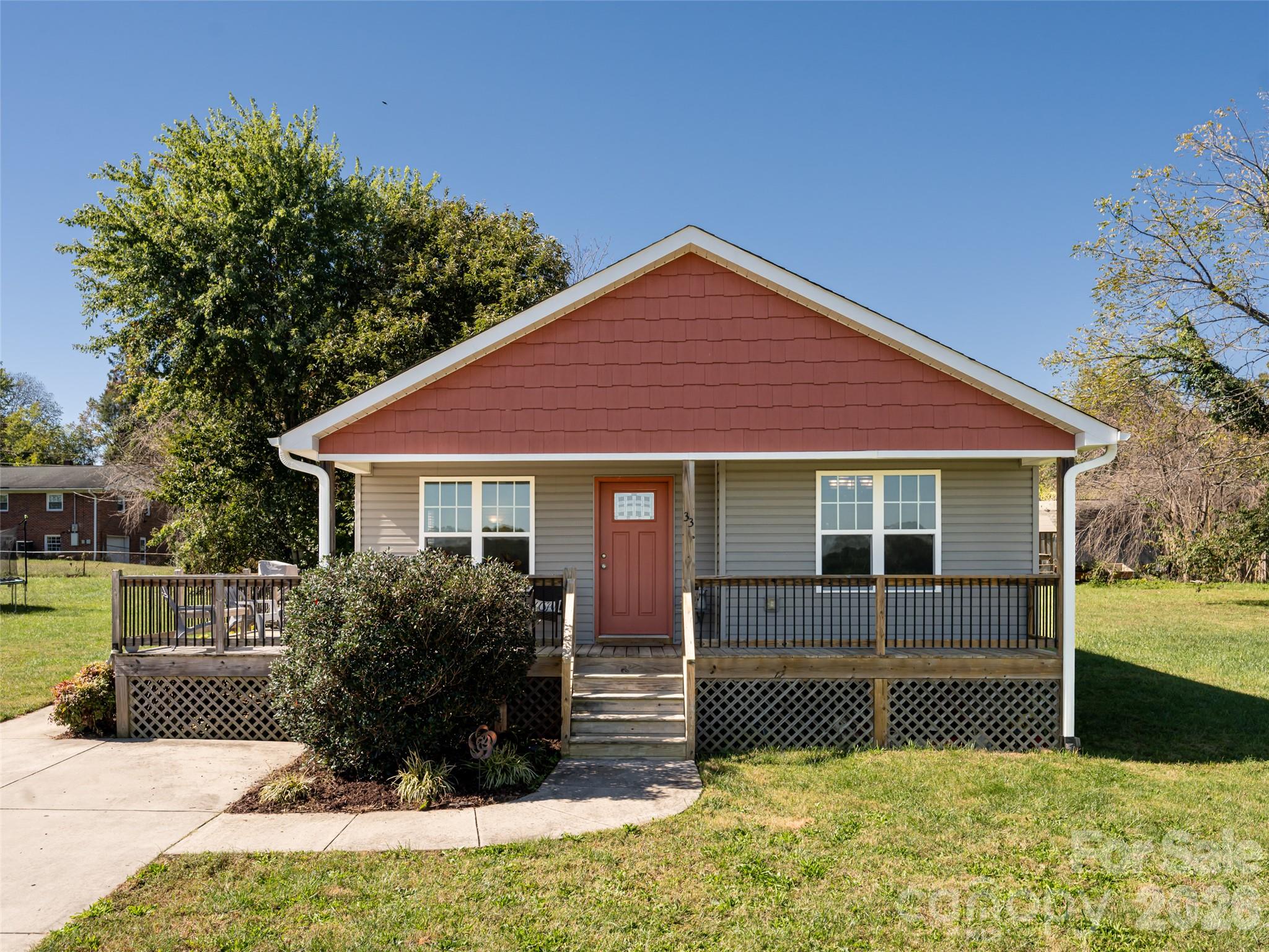 33 Sherman Meadows Drive Property Photo 2