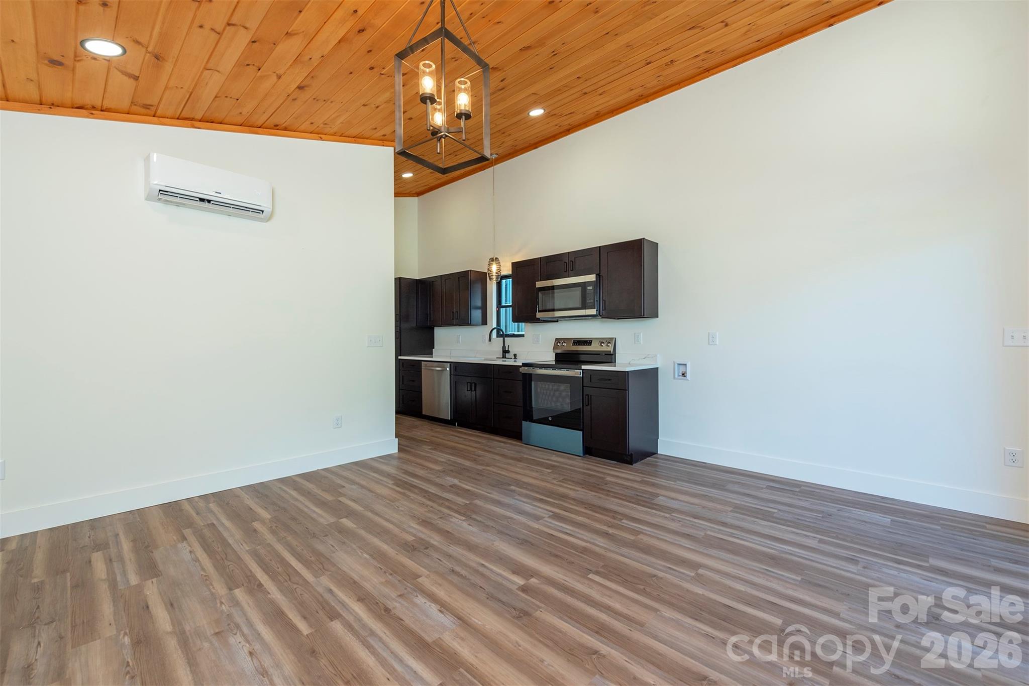 73 W Mitchell Street Property Photo 13
