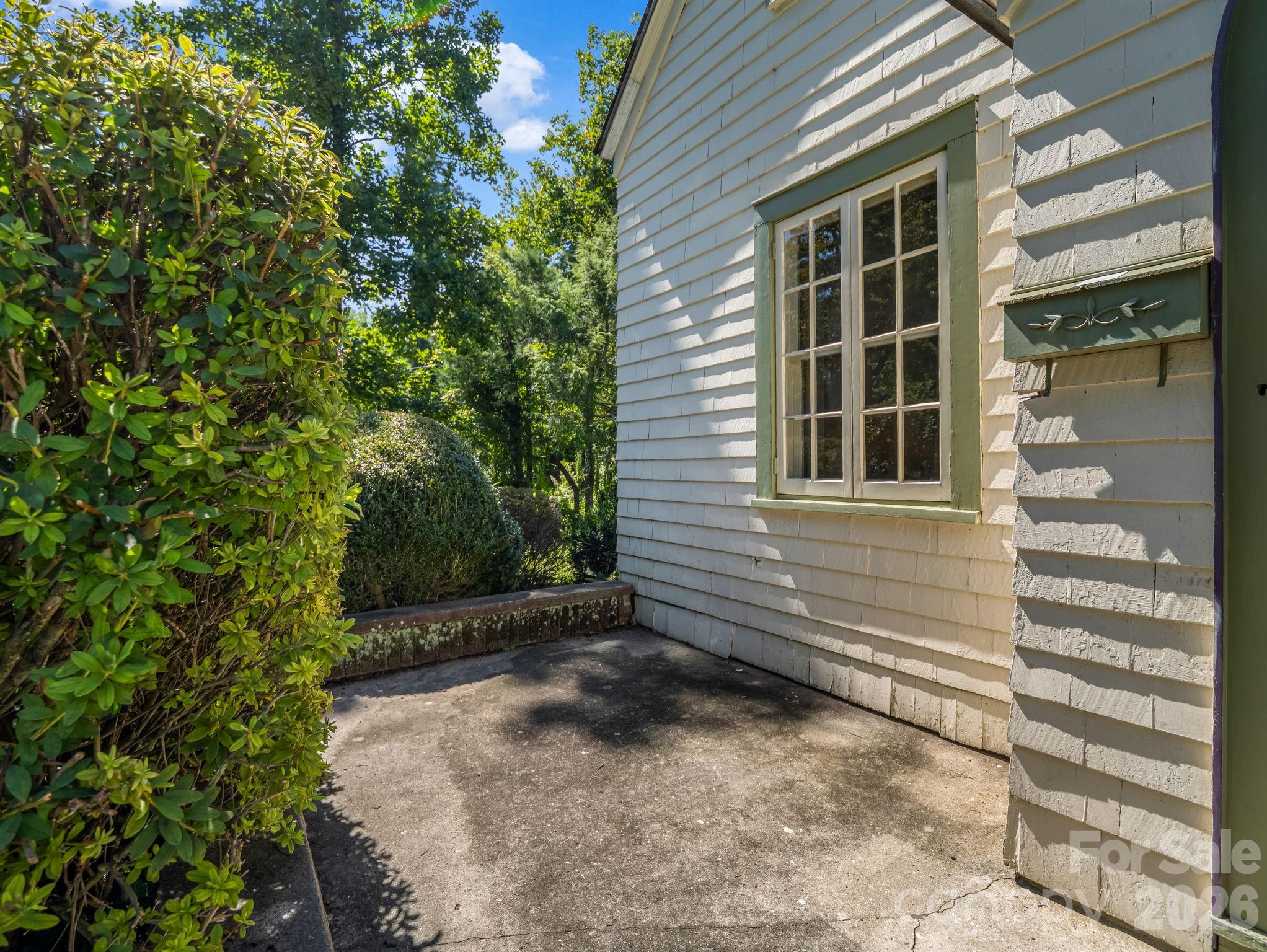 323 Blythe Street Property Photo 18