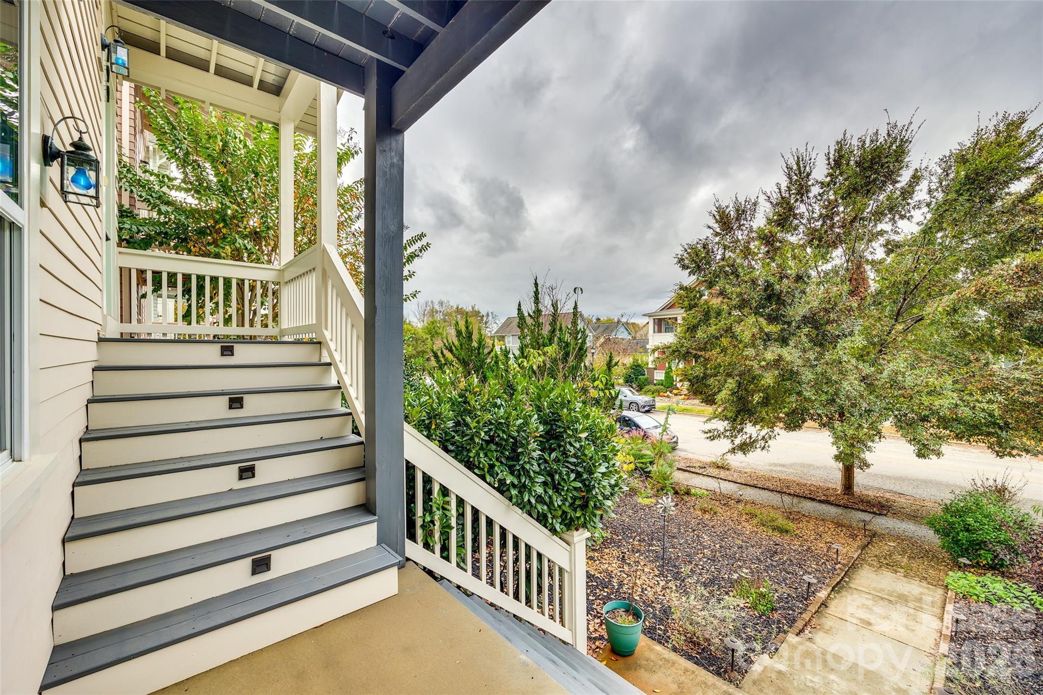 799 Herrons Ferry Road Property Photo 3