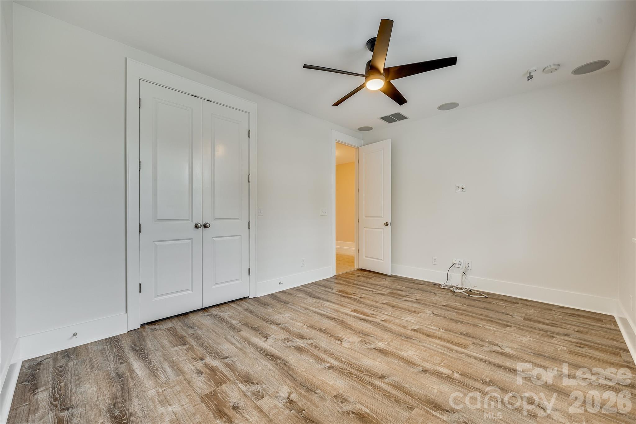 799 Herrons Ferry Road Property Photo 9