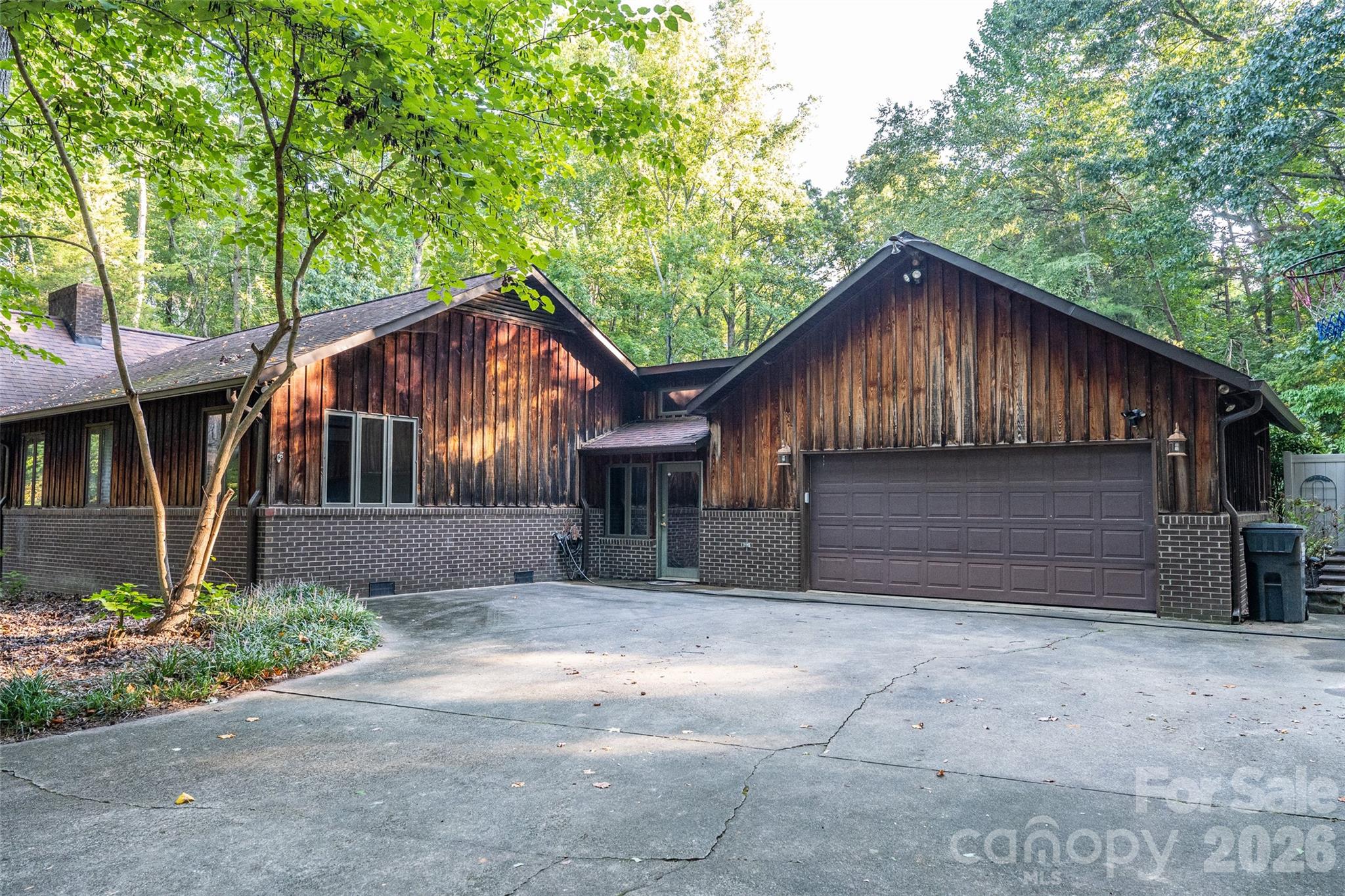 565 Oak Ridge Run Property Photo 3