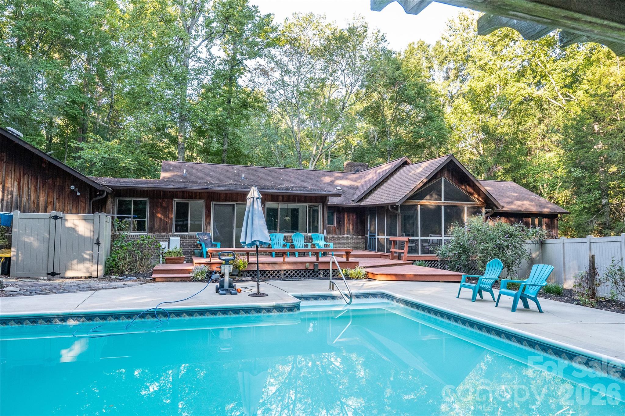 565 Oak Ridge Run Property Photo 5