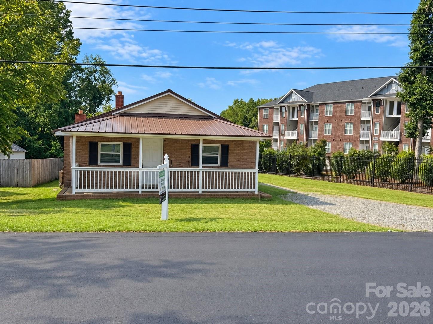 1231 Bradford Heights Road Property Photo 2