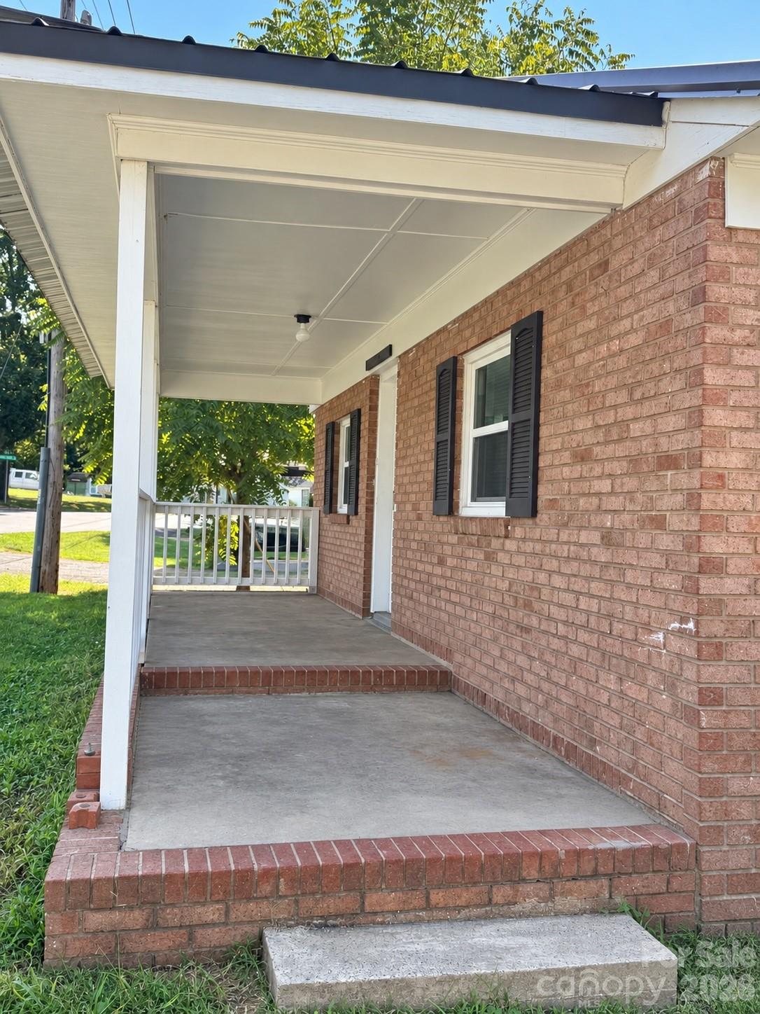 1231 Bradford Heights Road Property Photo 6