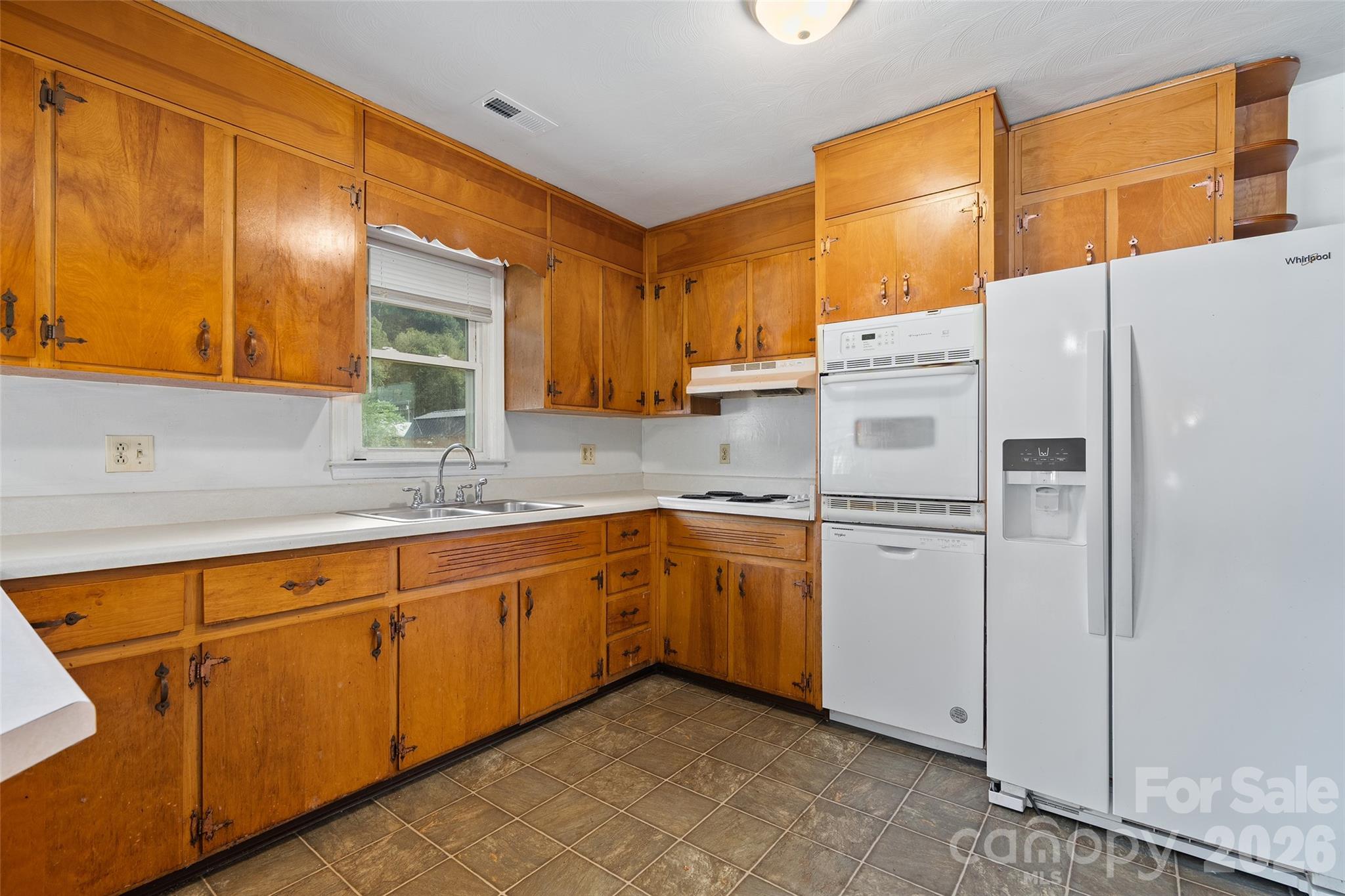 1567 Allens Creek Road Property Photo 7