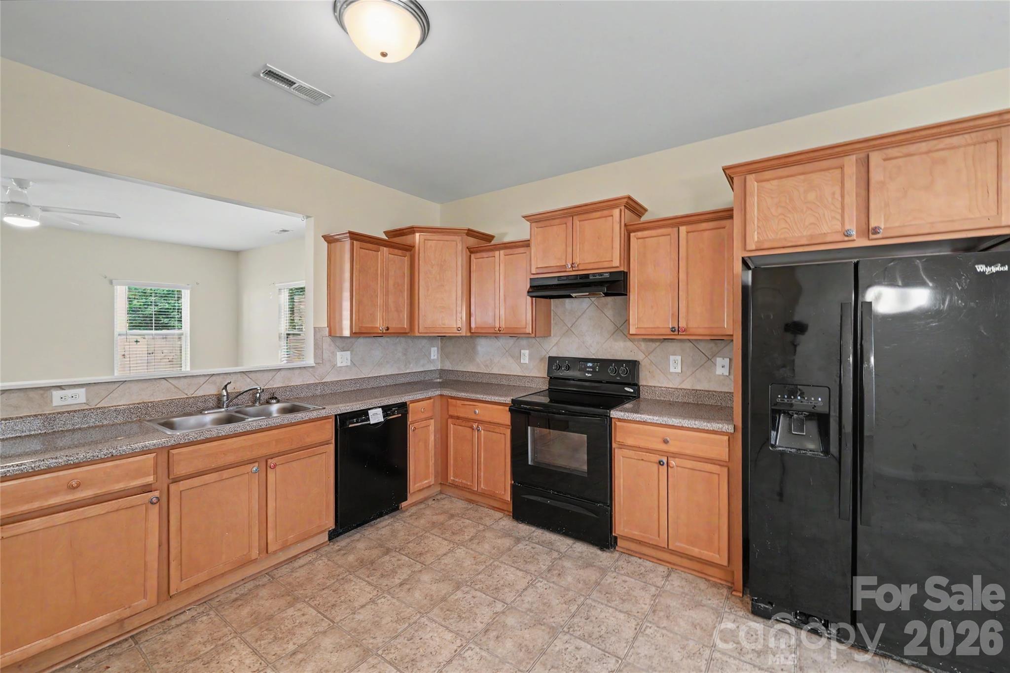 460 Dutch White Drive Property Photo 3