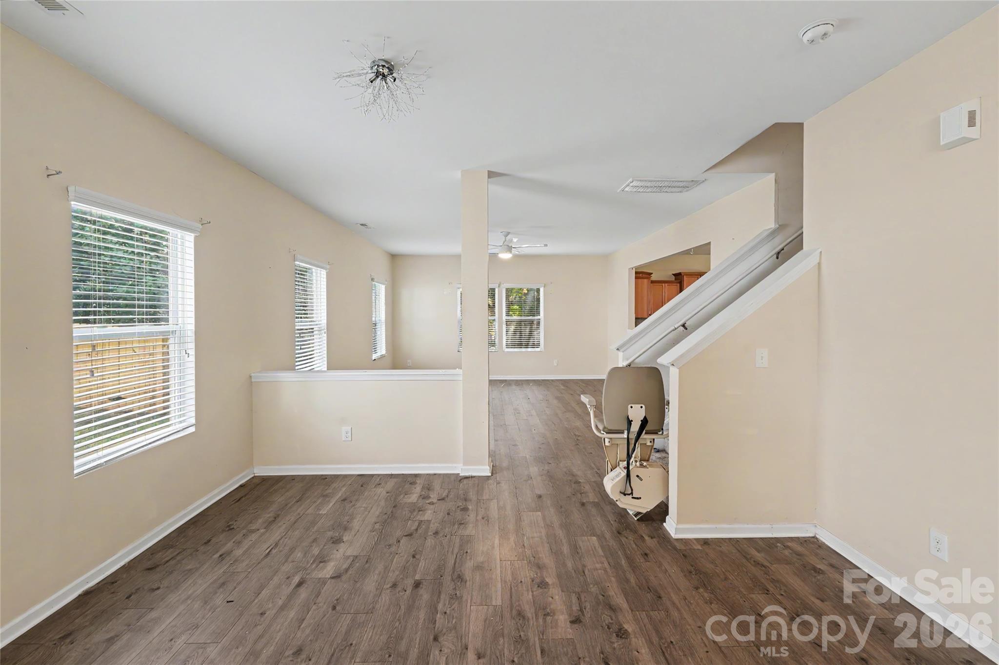 460 Dutch White Drive Property Photo 12