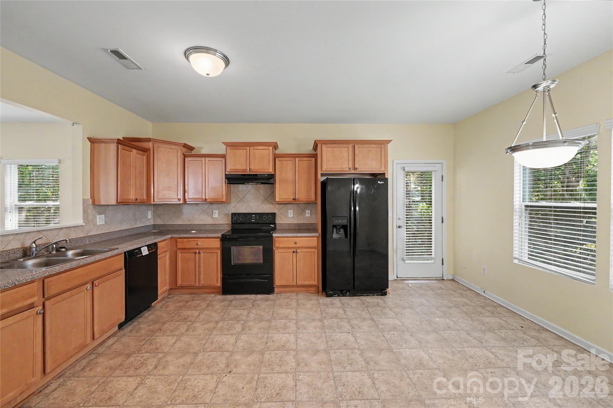 460 Dutch White Drive Property Photo 16
