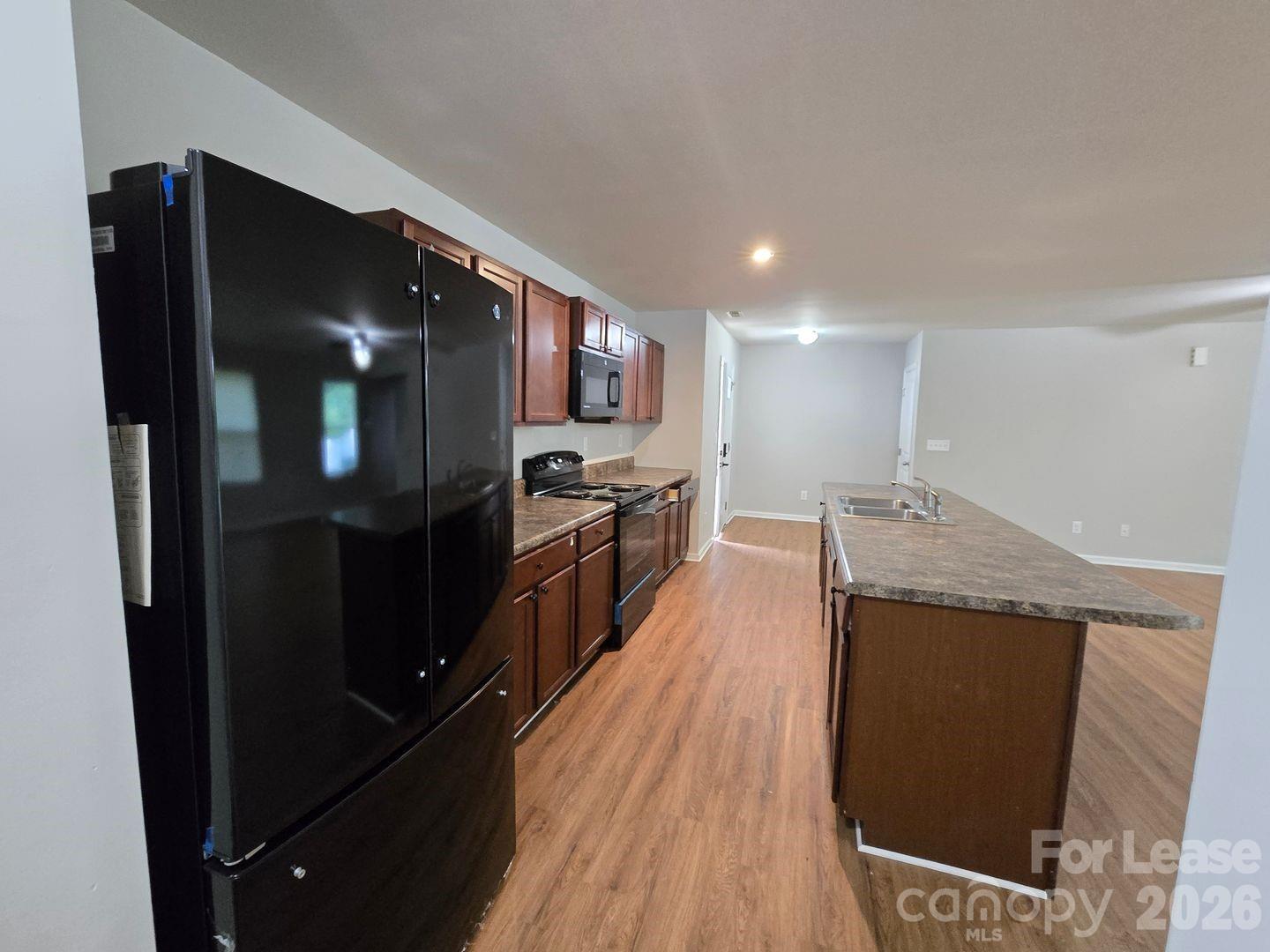 1819 Hooper Court Property Photo 3