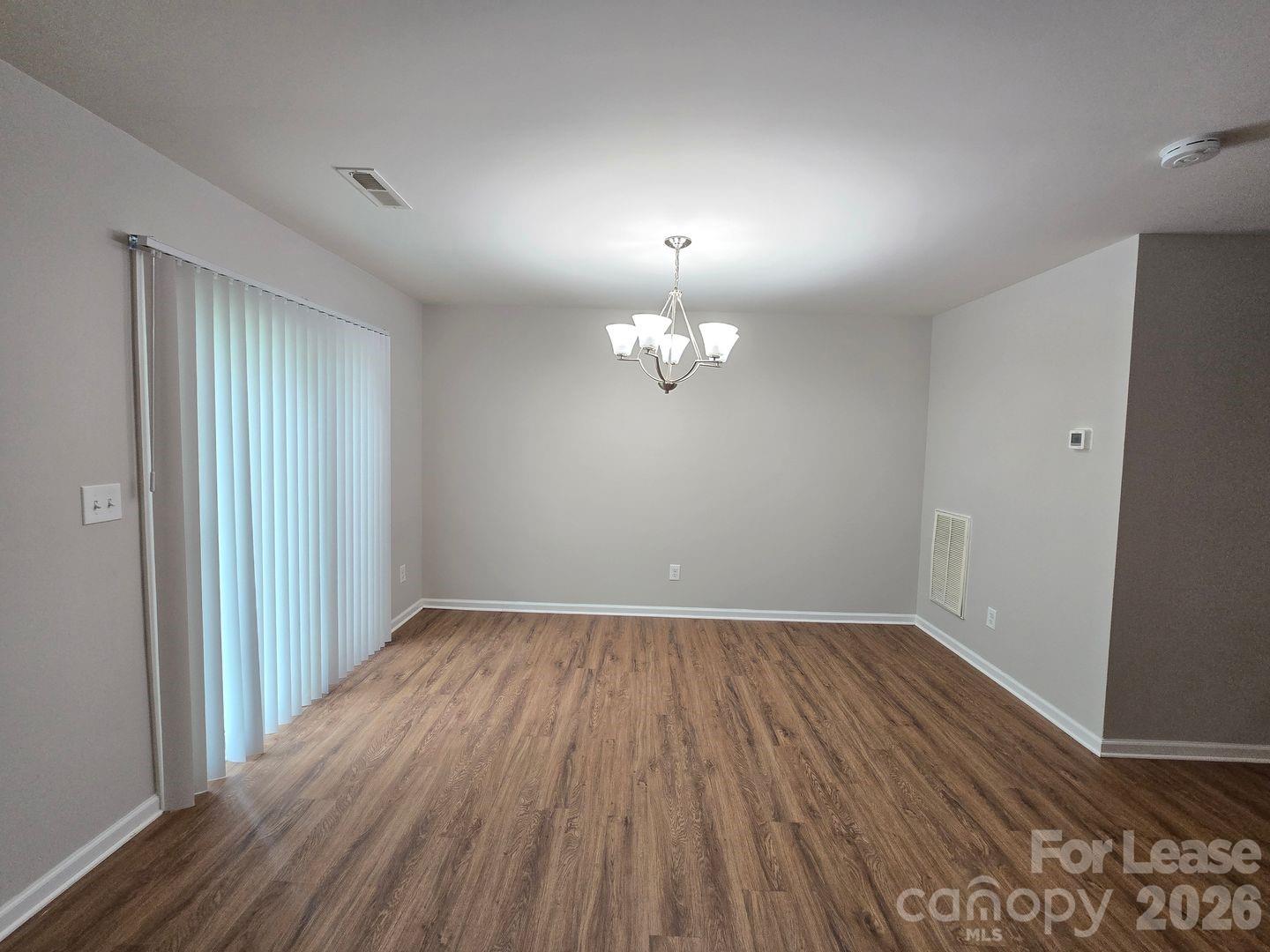 1819 Hooper Court Property Photo 5