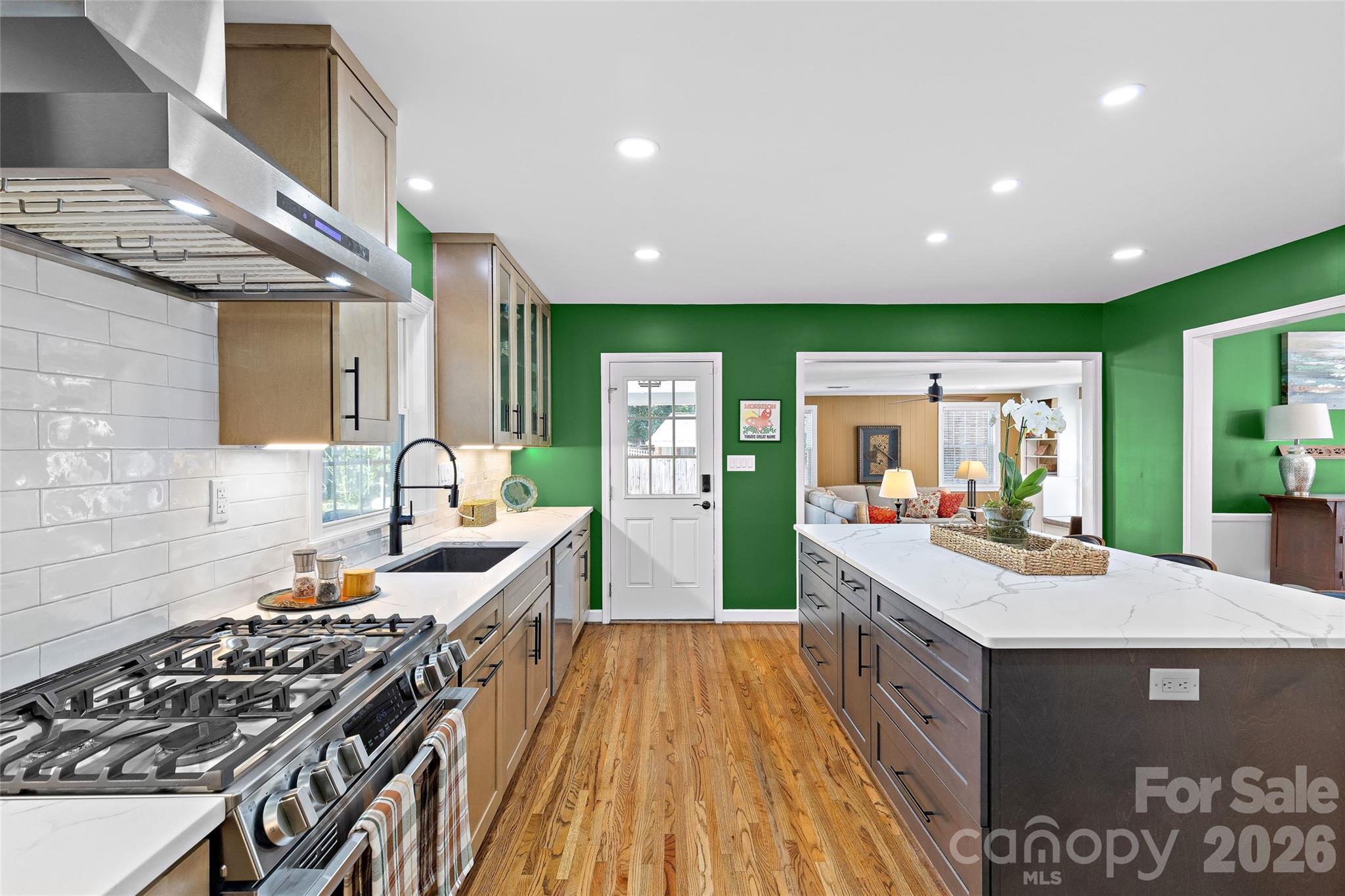 1109 Tuxedo Court Property Photo 17