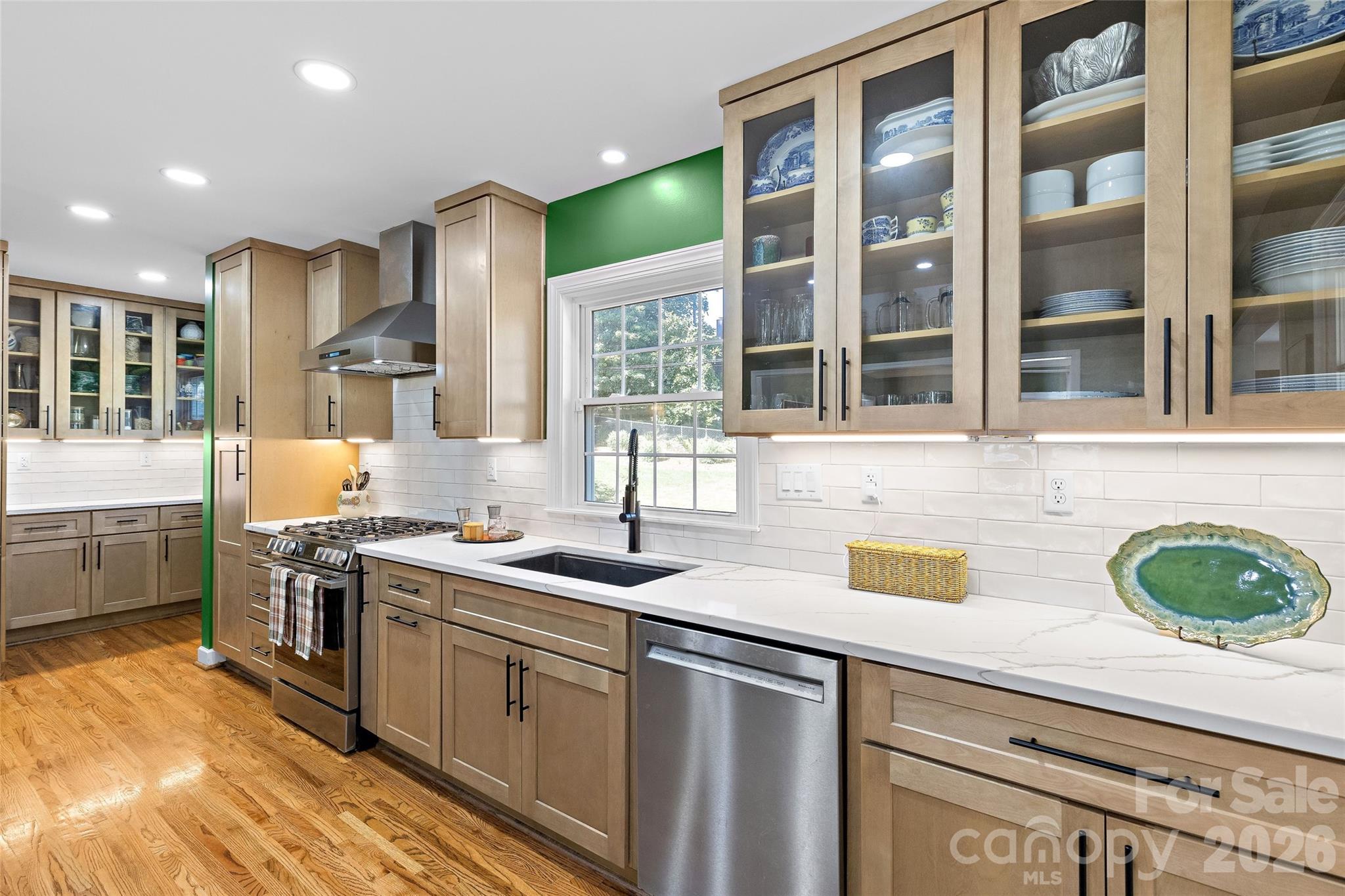 1109 Tuxedo Court Property Photo 18