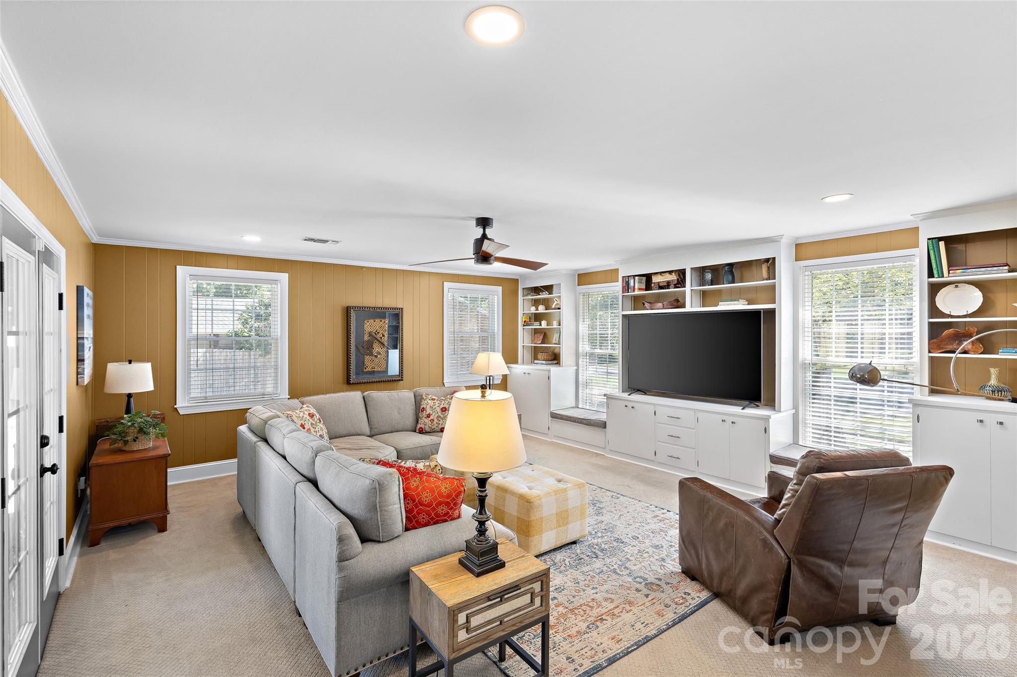1109 Tuxedo Court Property Photo 25