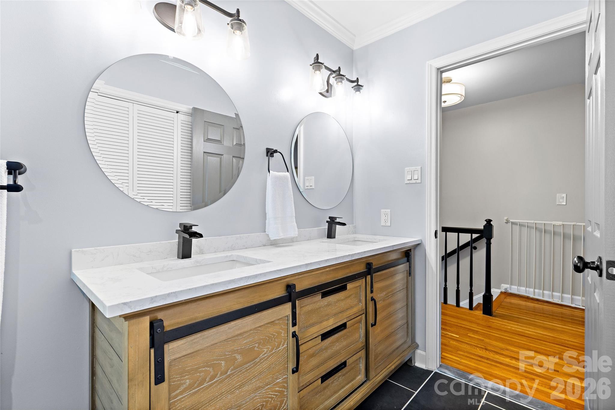 1109 Tuxedo Court Property Photo 40