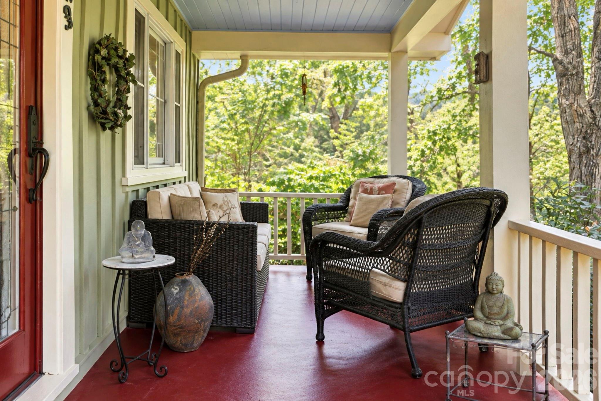 33 Pinecroft Road Property Photo 2