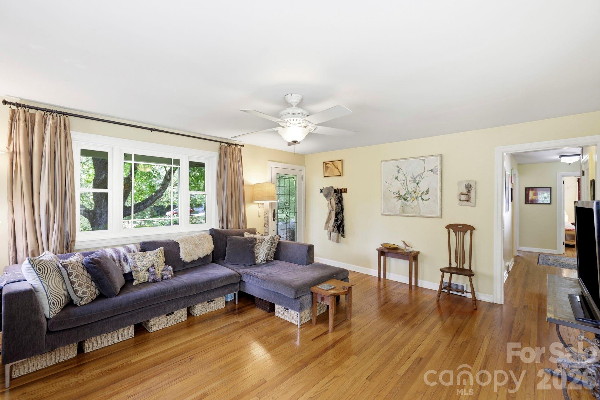 33 Pinecroft Road Property Photo 4