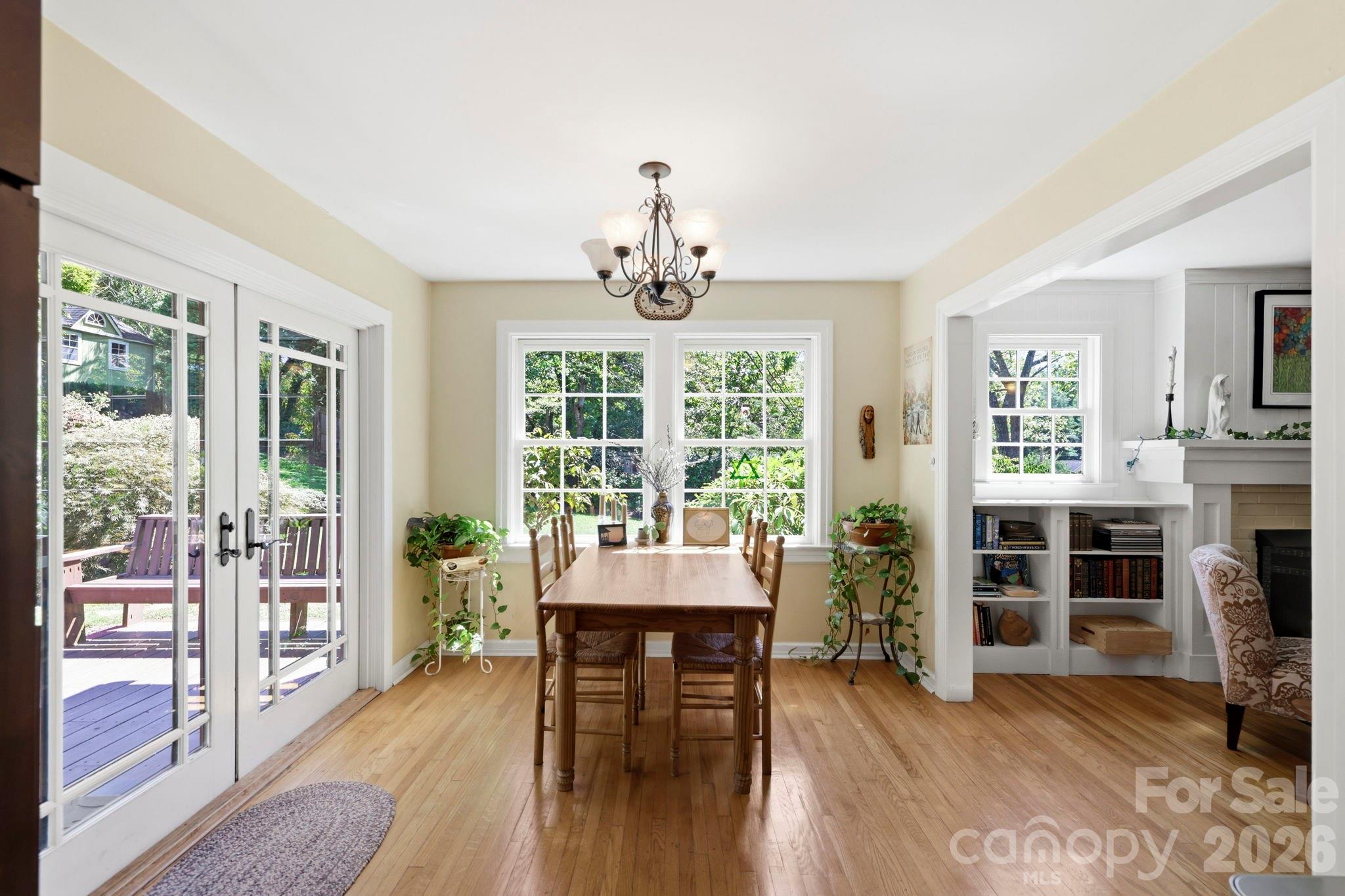 33 Pinecroft Road Property Photo 5