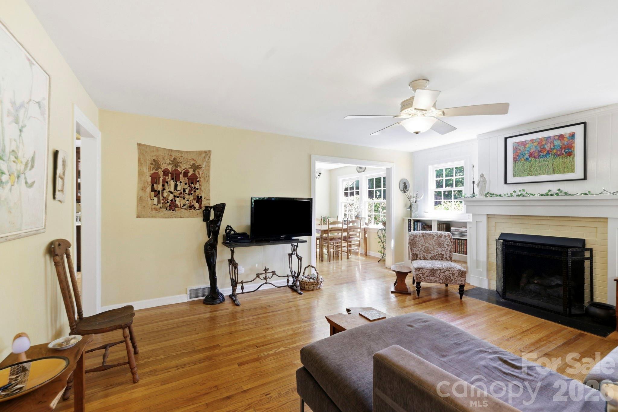 33 Pinecroft Road Property Photo 14