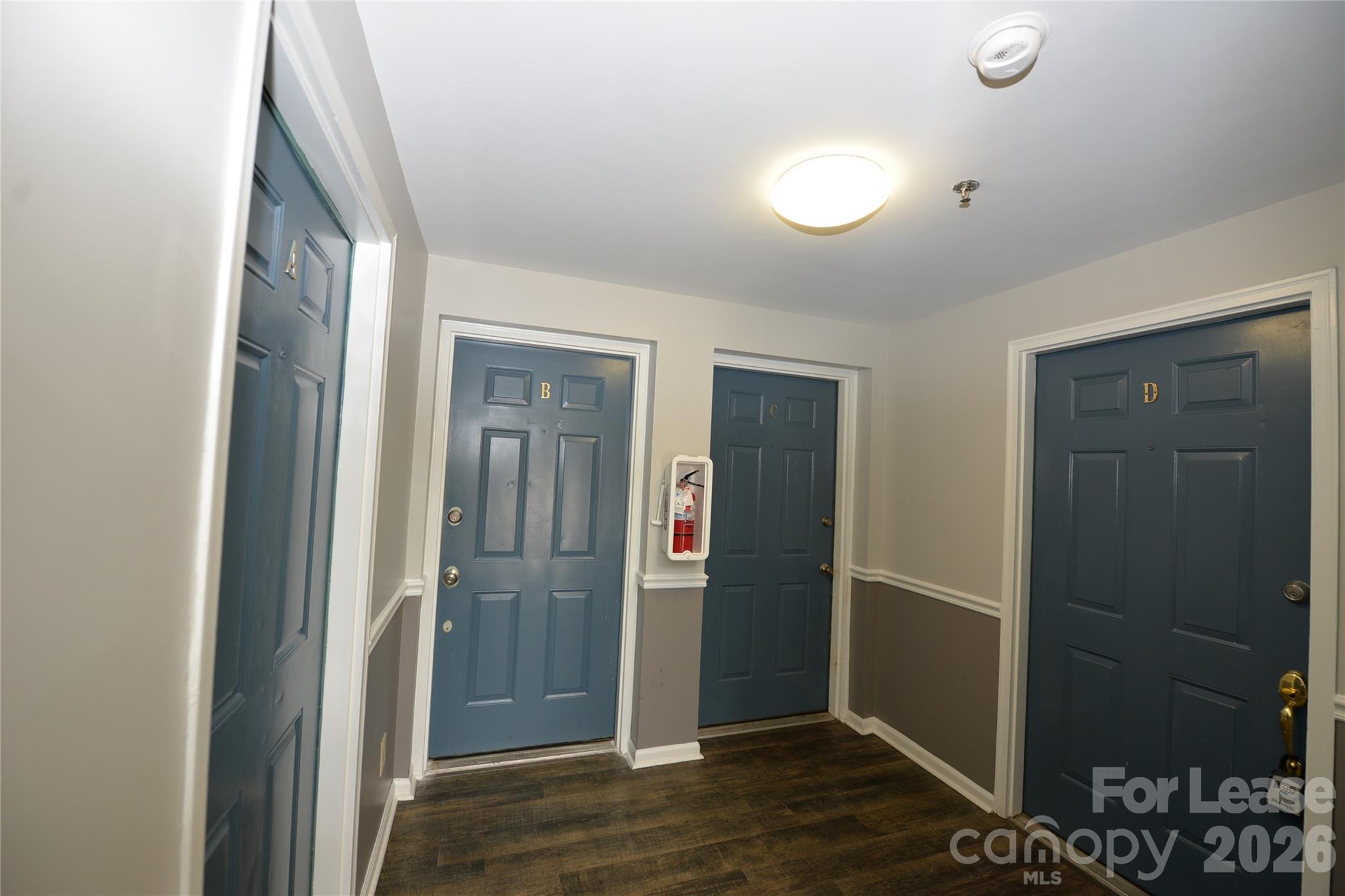 1649 Arlyn Circle Property Photo 3