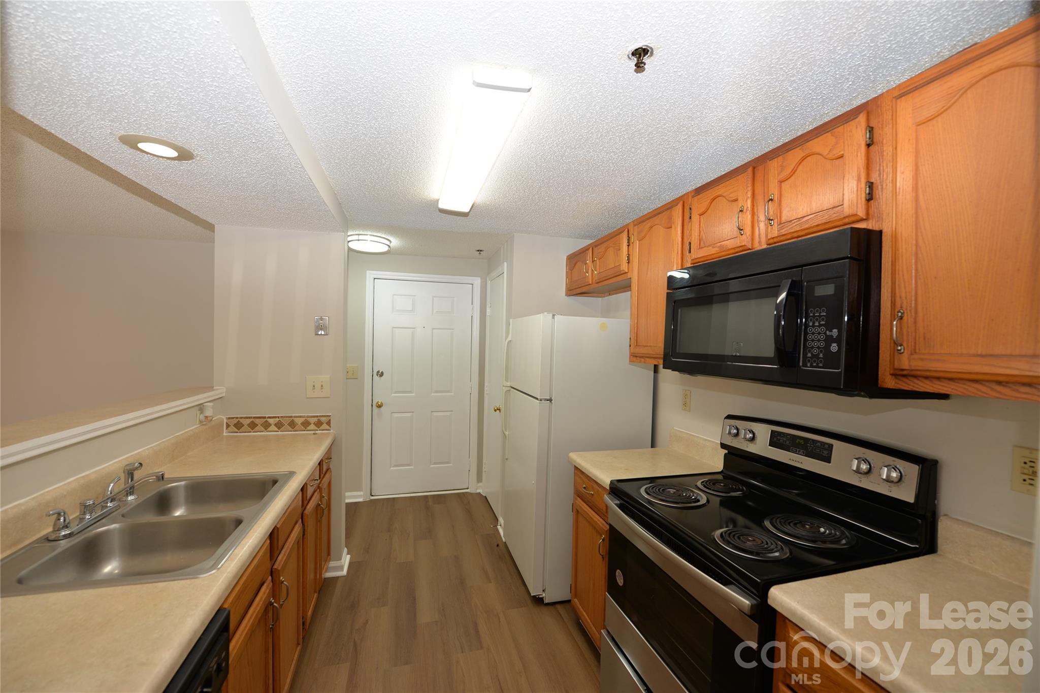 1649 Arlyn Circle Property Photo 8
