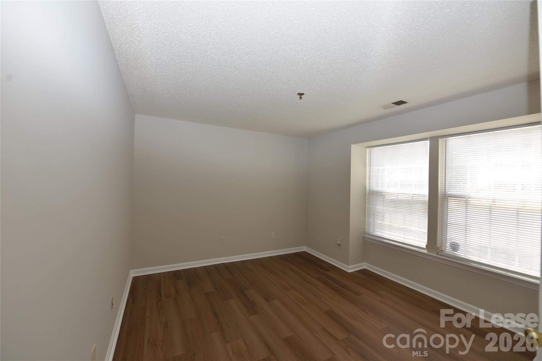 1649 Arlyn Circle Property Photo 12
