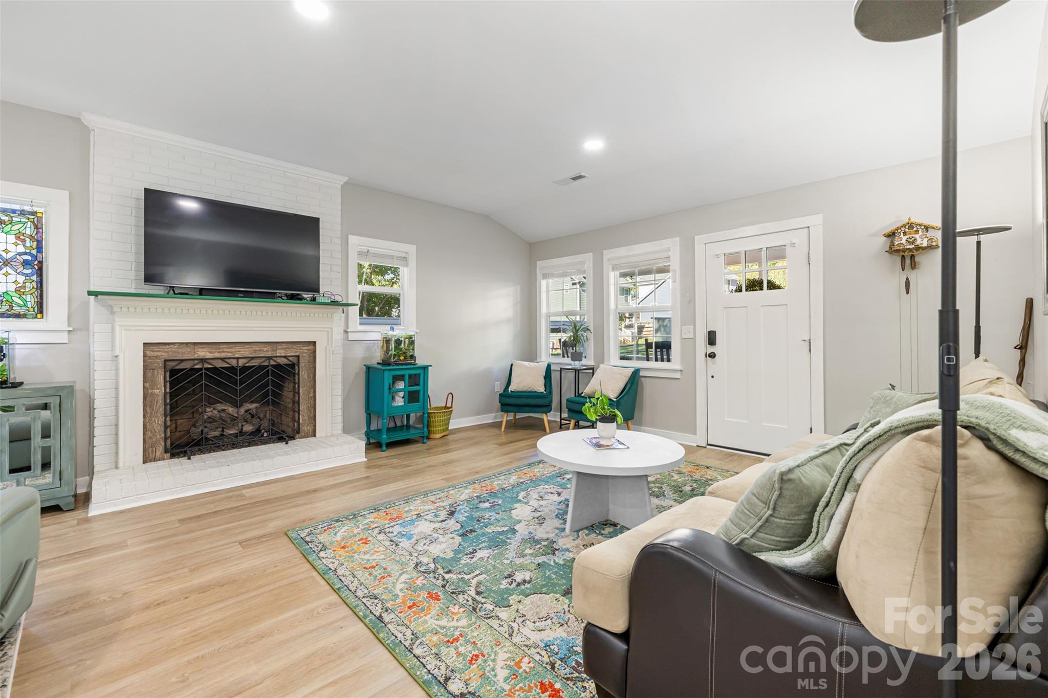 424 Arbor Drive Property Photo 6