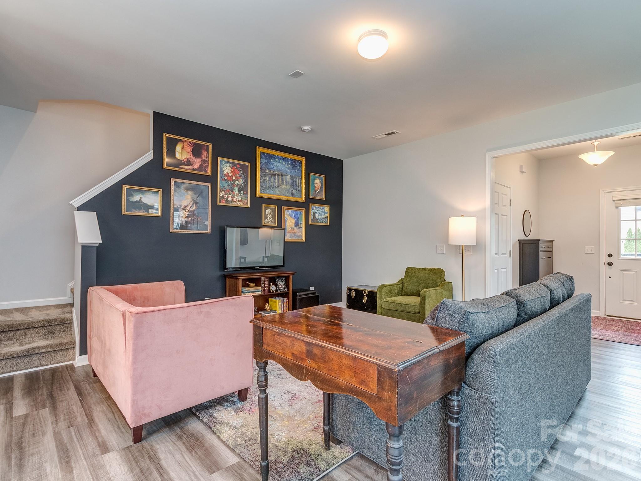 915 Wicawa Road Property Photo 6