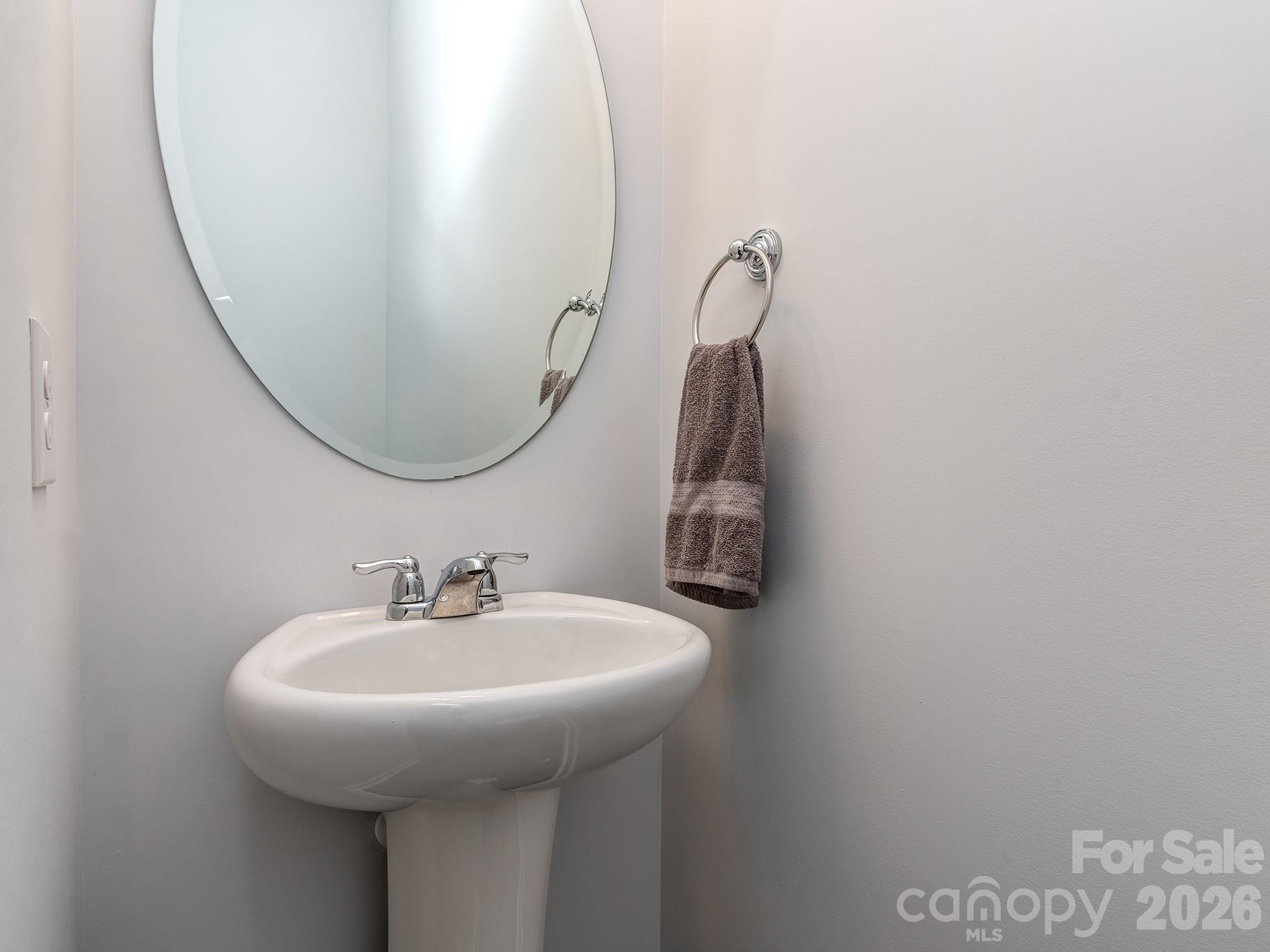 915 Wicawa Road Property Photo 12