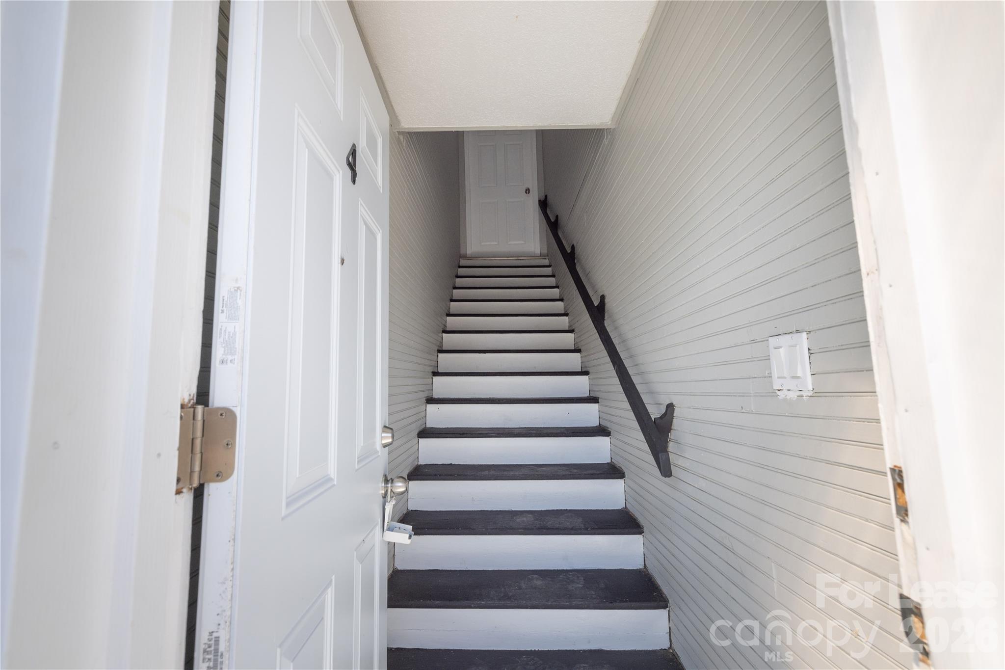446 W Main Street 4 Property Photo 7
